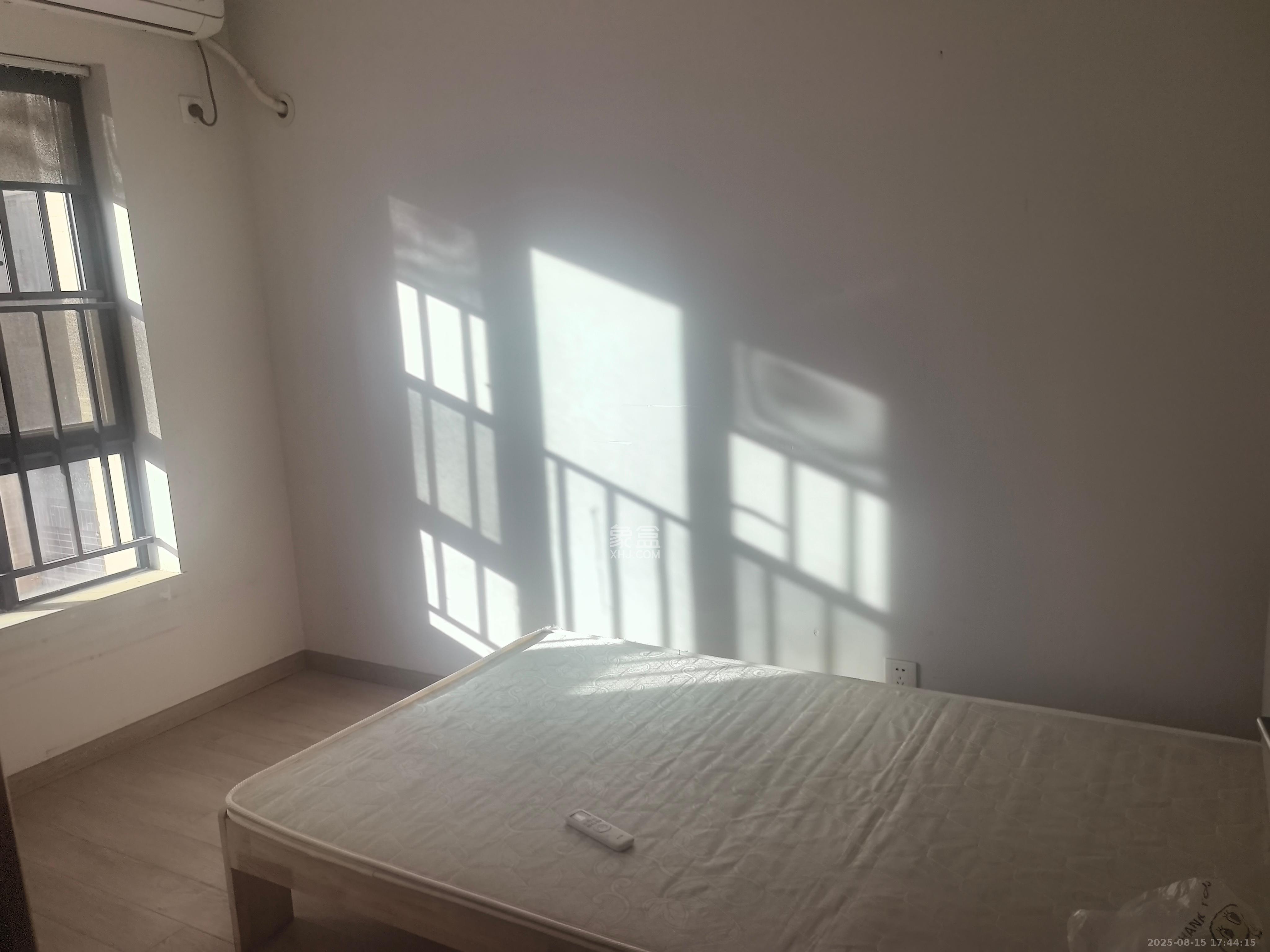 时代倾城二期  2室2厅1卫   1800.00元/月室内图