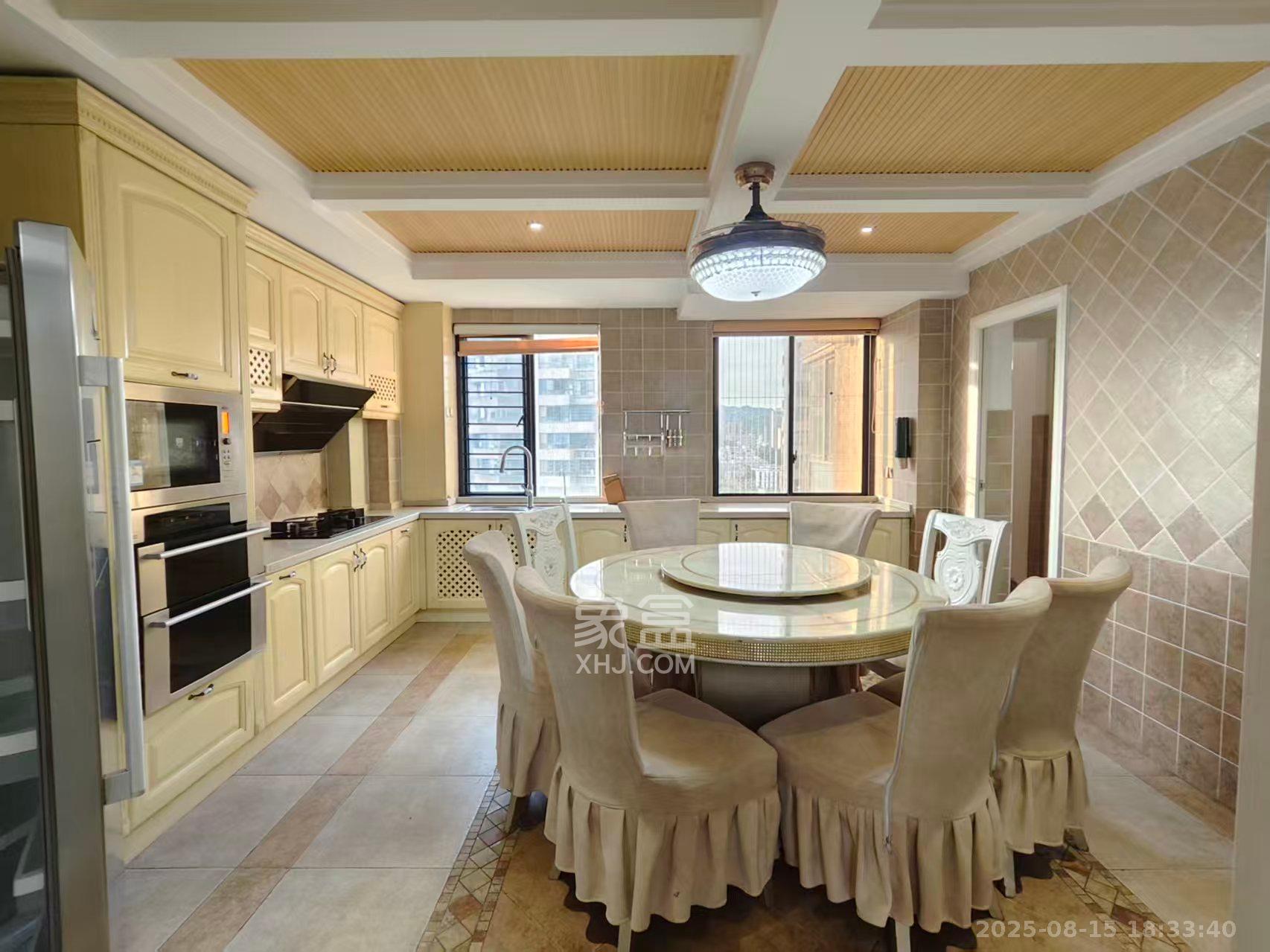 长房时代城 4室2厅2卫 4800.0元/月 长房时代城 4室2厅2卫 4800.0元/月室内图