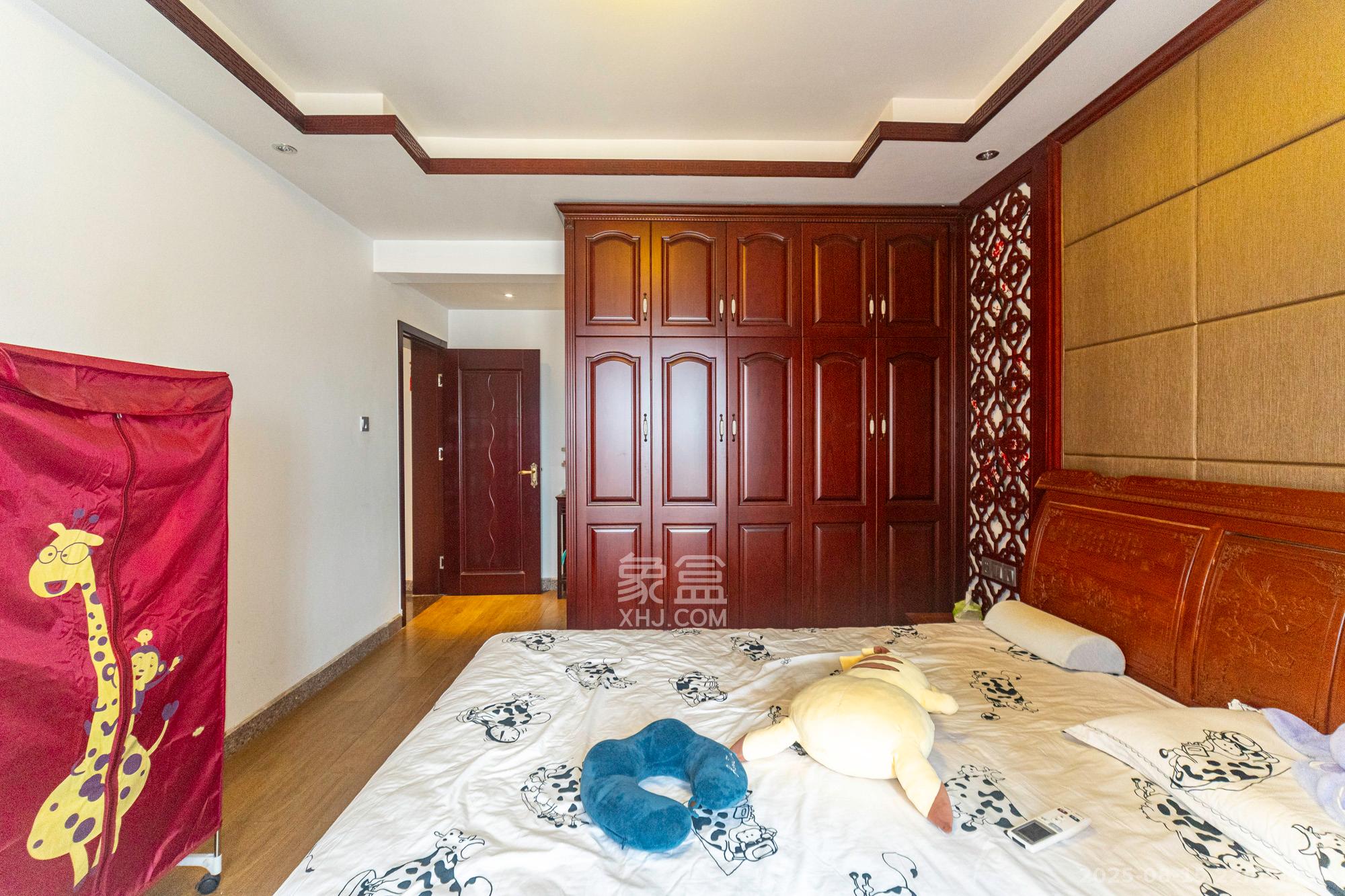 恒广国际景园一二区  4室2厅2卫    131.0万 恒广国际景园一二区  4室2厅2卫    131.0万卧室