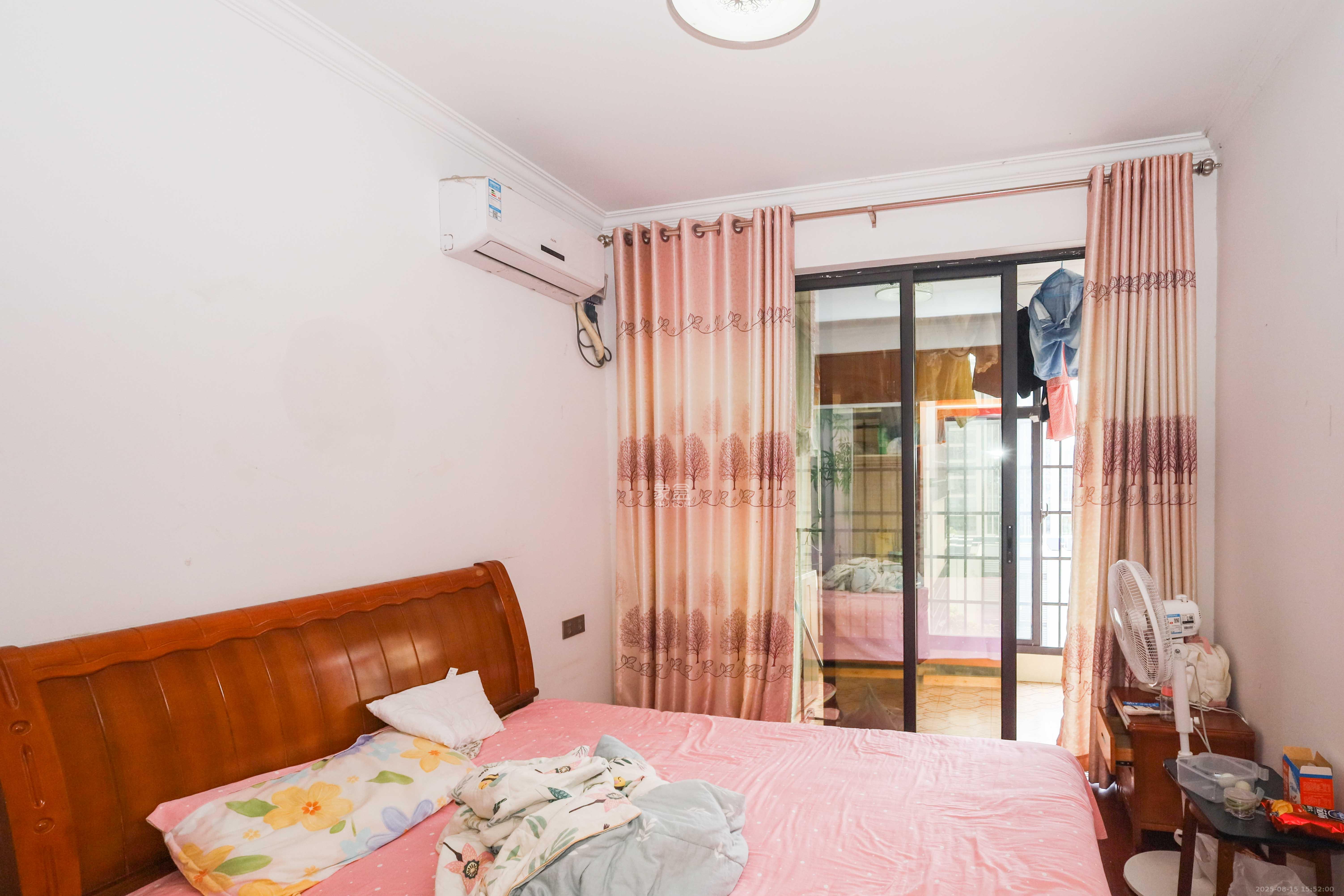 麓谷星辰  4室2厅2卫    120.0万 麓谷星辰  4室2厅2卫    120.0万卧室