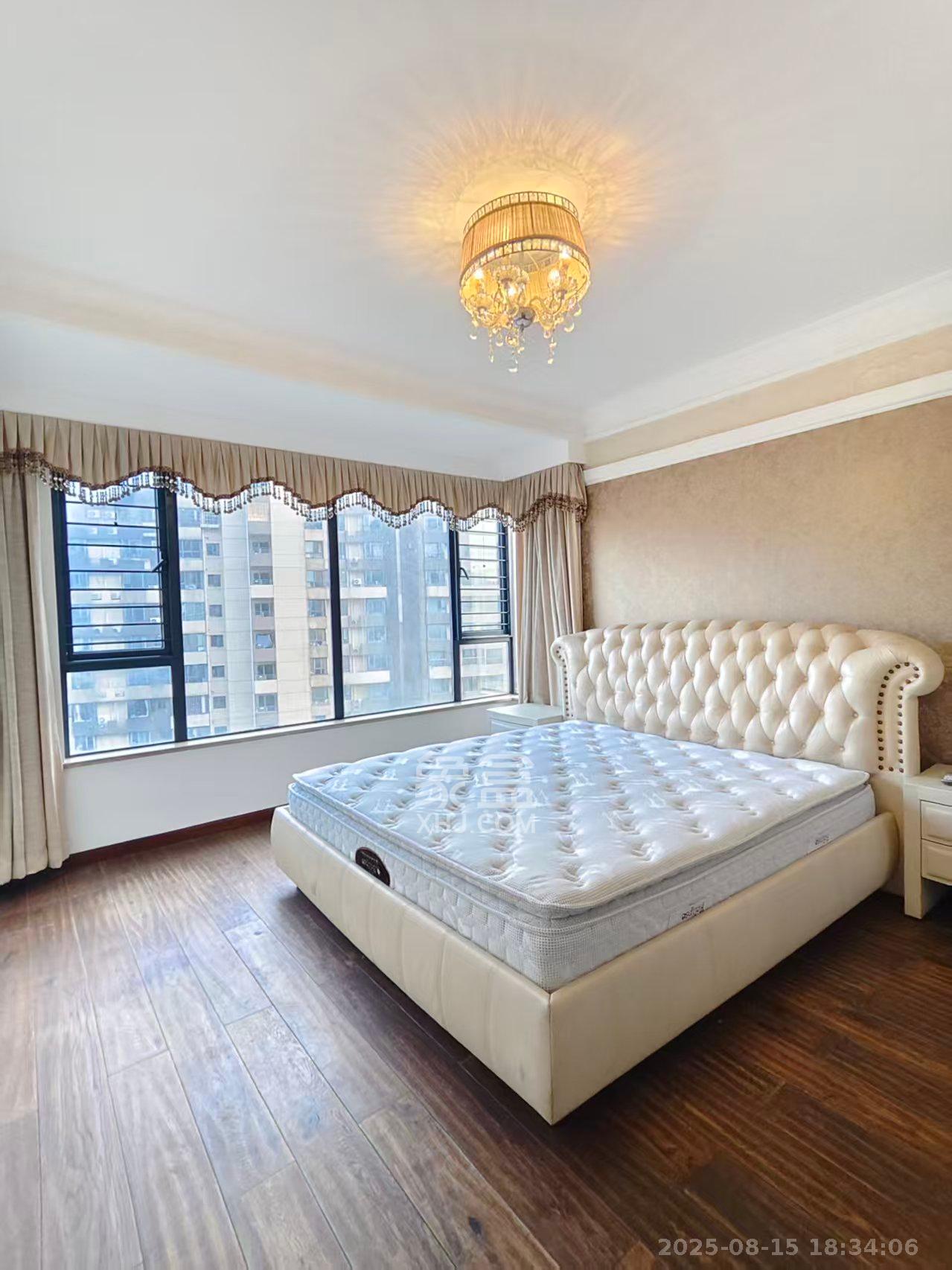 长房时代城 4室2厅2卫 4800.0元/月 长房时代城 4室2厅2卫 4800.0元/月室内图