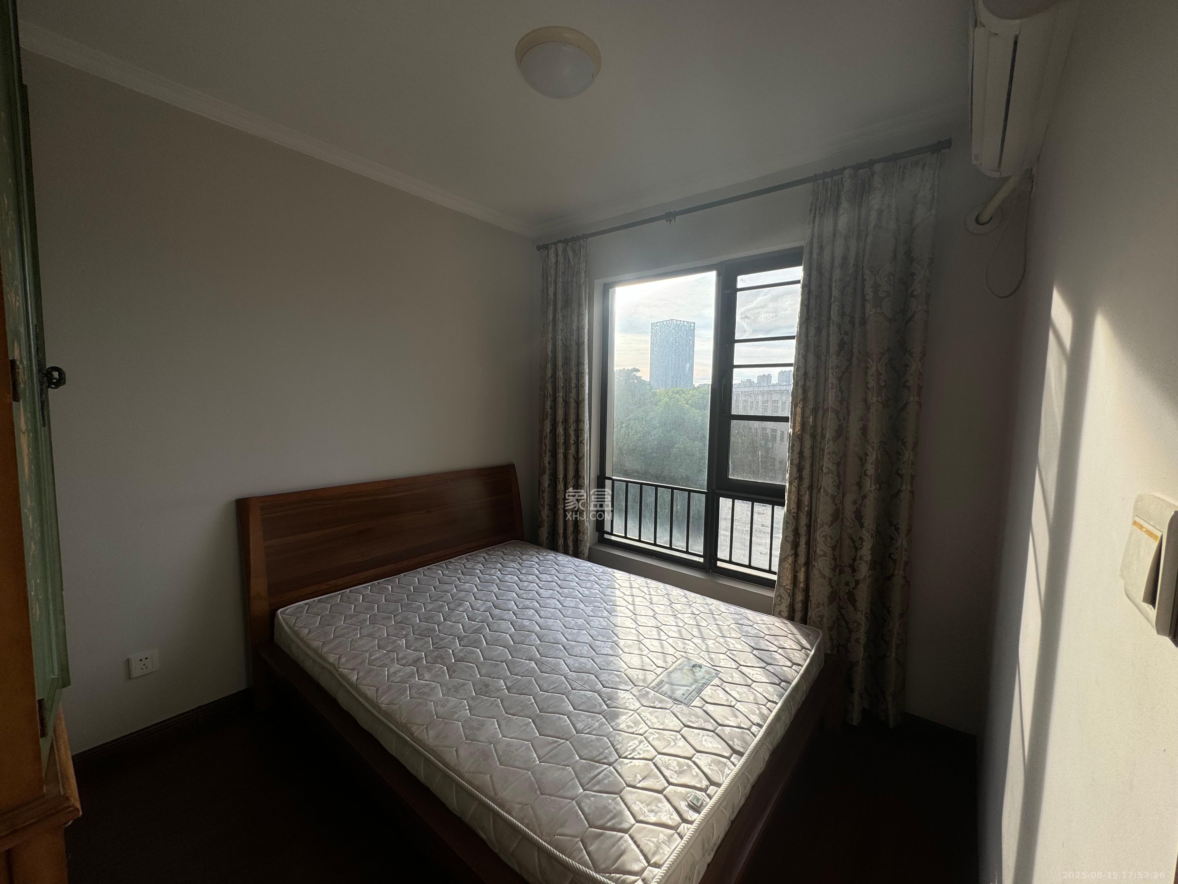 万科金域华府三四期  3室2厅1卫    2200.0元/月 万科金域华府三四期  3室2厅1卫    2200.0元/月室内图