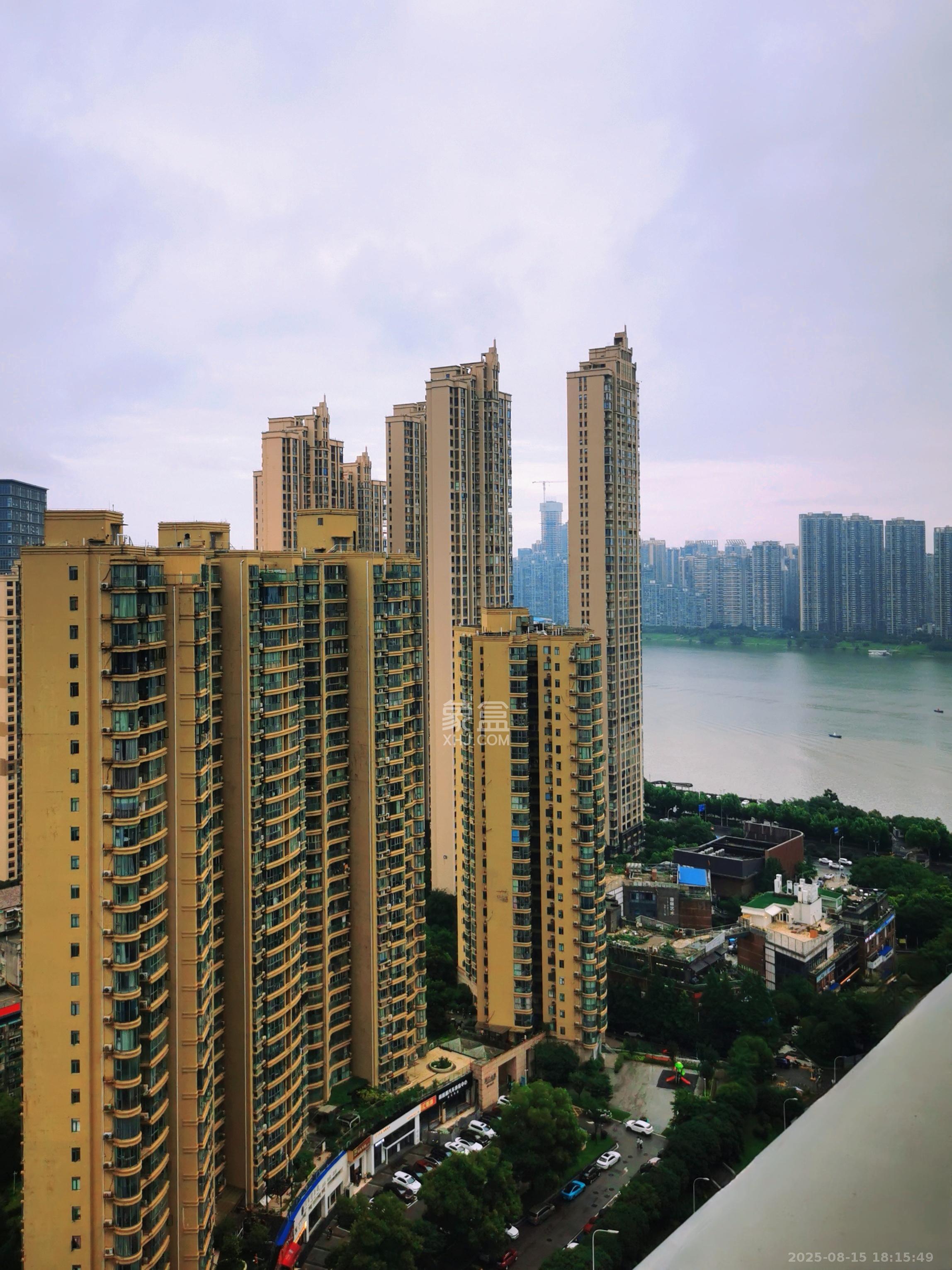 保利天禧EF区 1室1厅1卫 1800.0元/月 保利天禧EF区 1室1厅1卫 1800.0元/月室内图