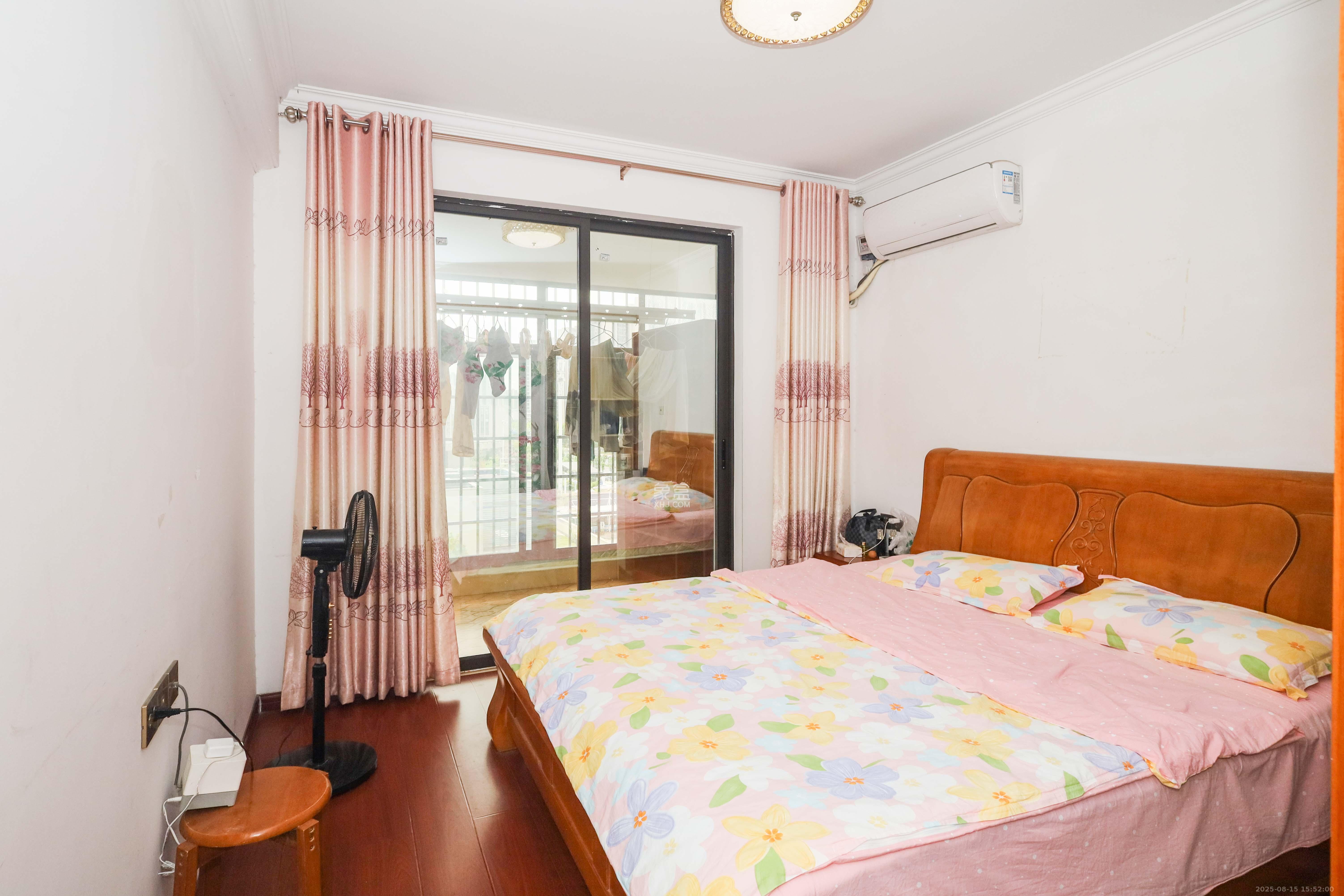 麓谷星辰  4室2厅2卫    120.0万 麓谷星辰  4室2厅2卫    120.0万卧室