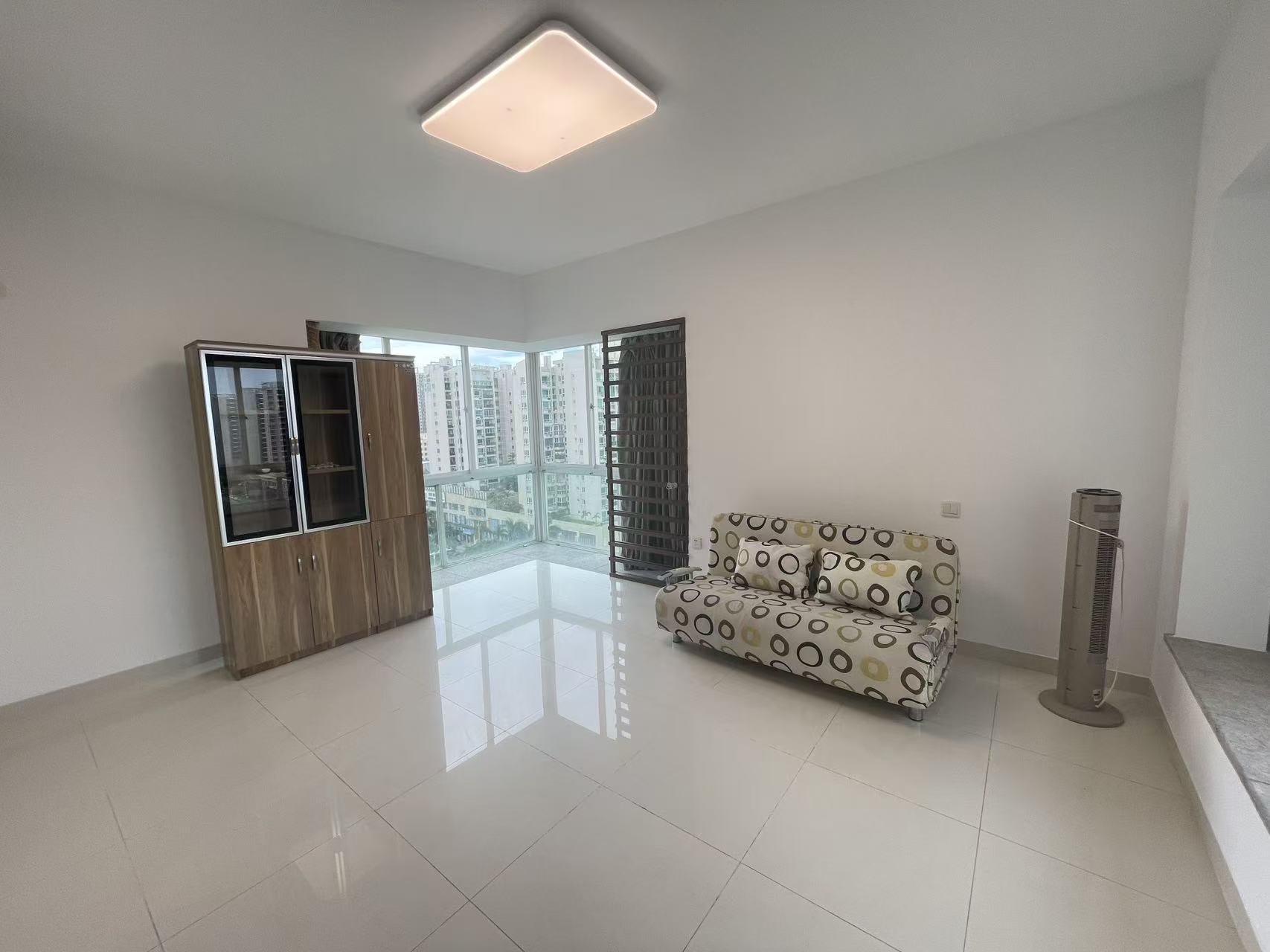 兆南绿岛家园 4室2厅3卫 7000.0元/月 兆南绿岛家园 4室2厅3卫 7000.0元/月室内图