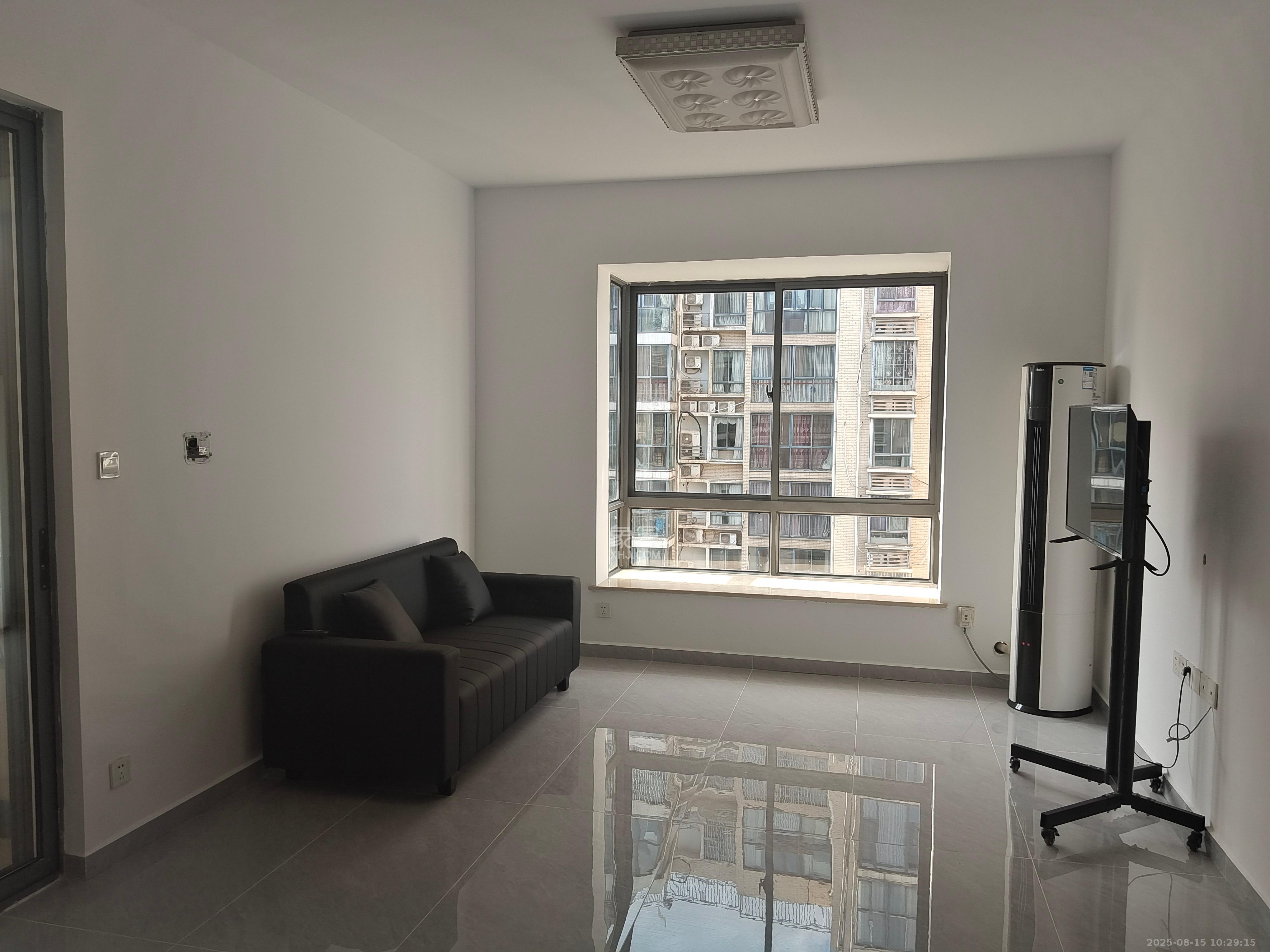 鑫远湘府逸园 2室2厅1卫 2000.0元/月 鑫远湘府逸园 2室2厅1卫 2000.0元/月室内图