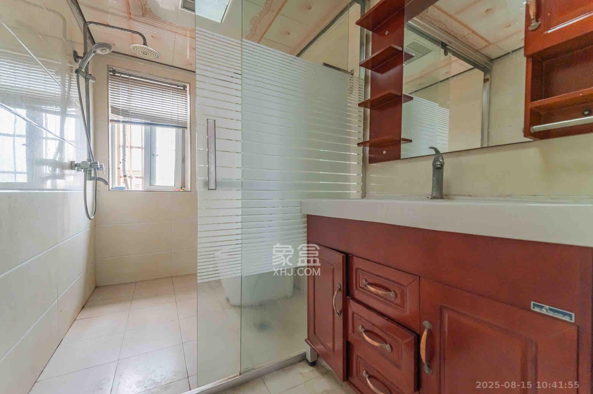 筑梦佳园 4室2厅2卫 2200.0元/月 筑梦佳园 4室2厅2卫 2200.0元/月室内图