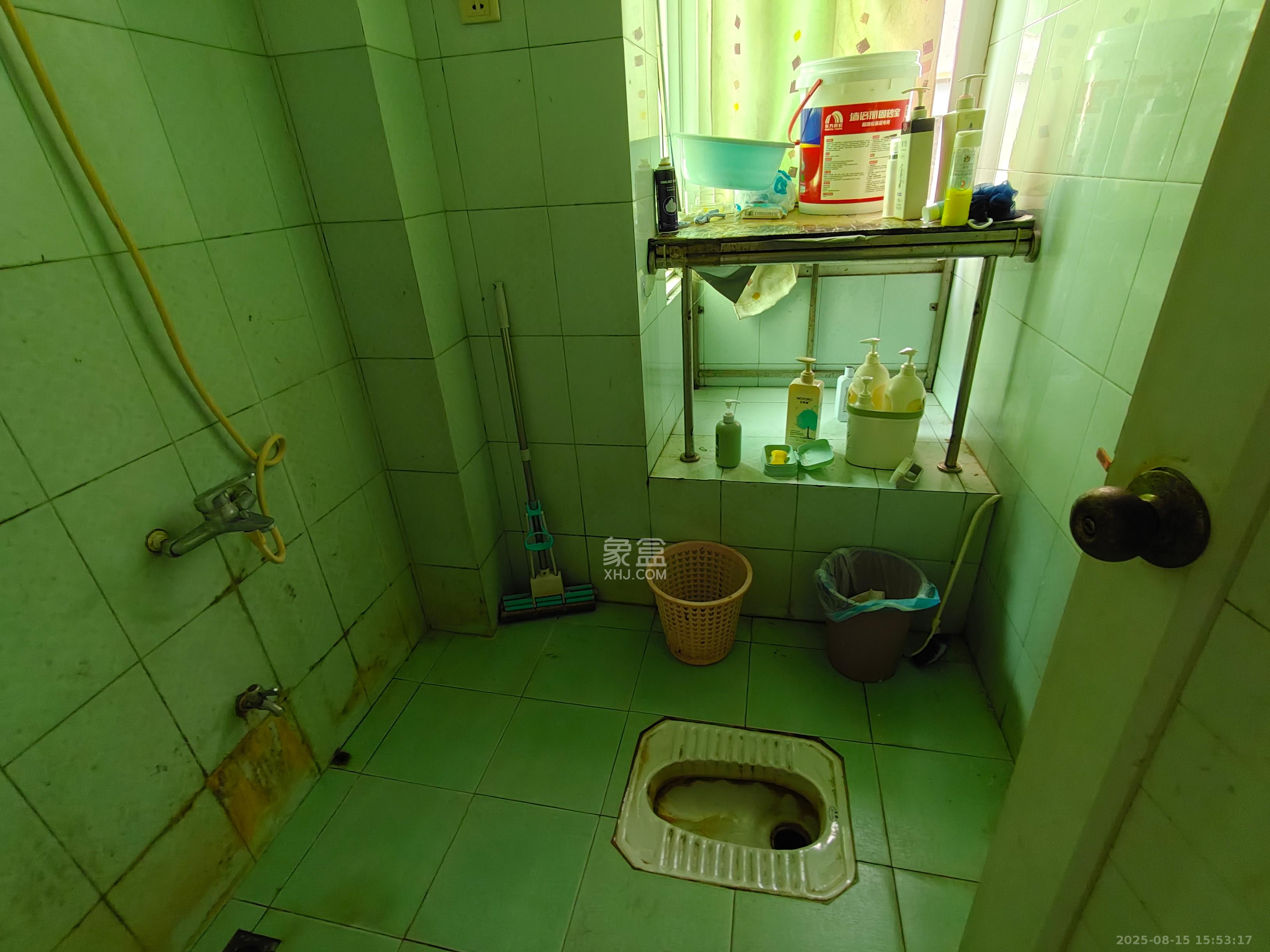 咸嘉新村嘉旺苑 1室2厅1卫 900.0元/月 咸嘉新村嘉旺苑 1室2厅1卫 900.0元/月室内图