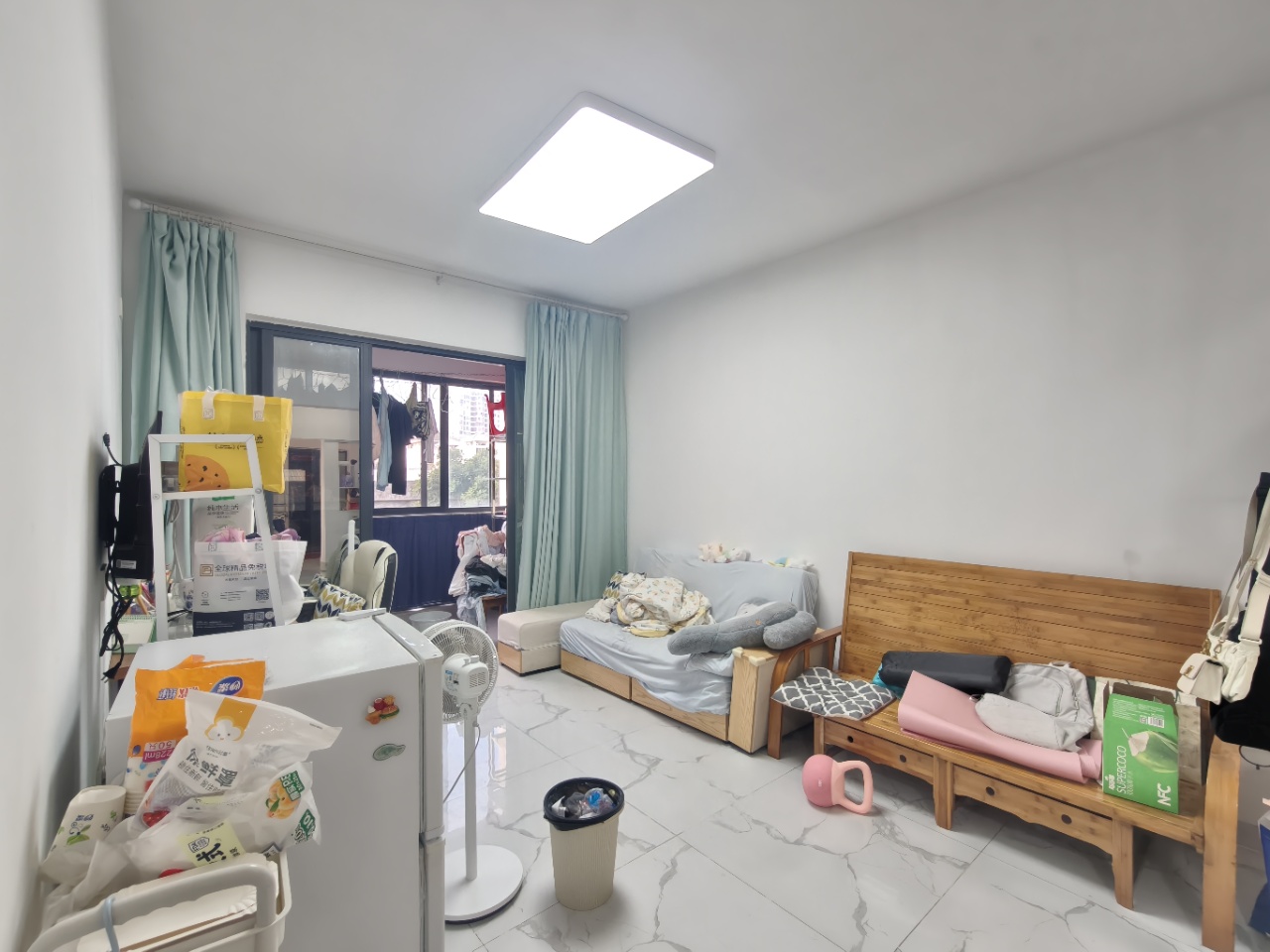 蓝海瑞园  1室2厅1卫   75.00万客厅