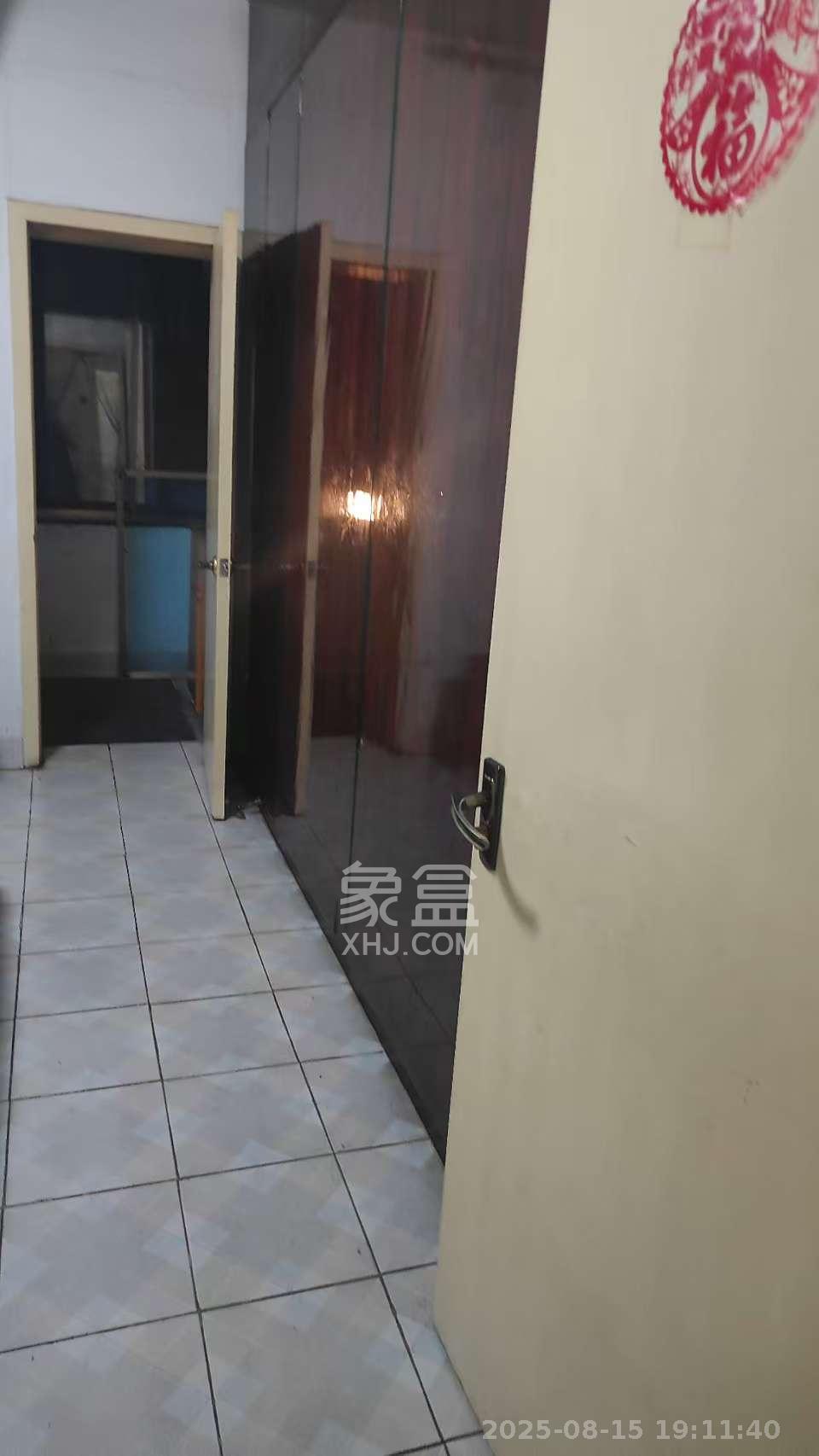 先导银行宿舍  2室1厅1卫    2200.0元/月 先导银行宿舍  2室1厅1卫    2200.0元/月室内图