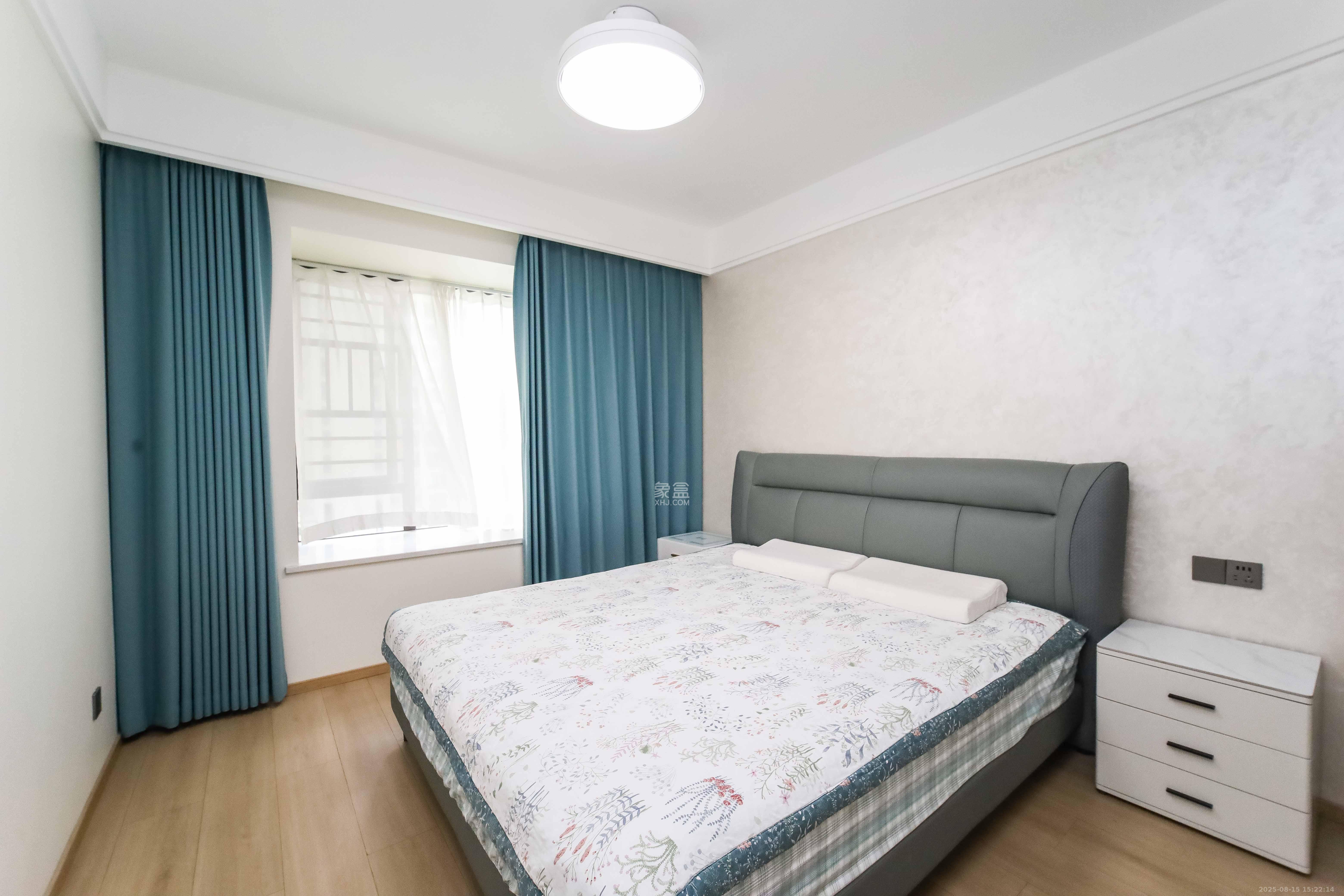 德奥悦东方  4室2厅2卫    260.0万卧室