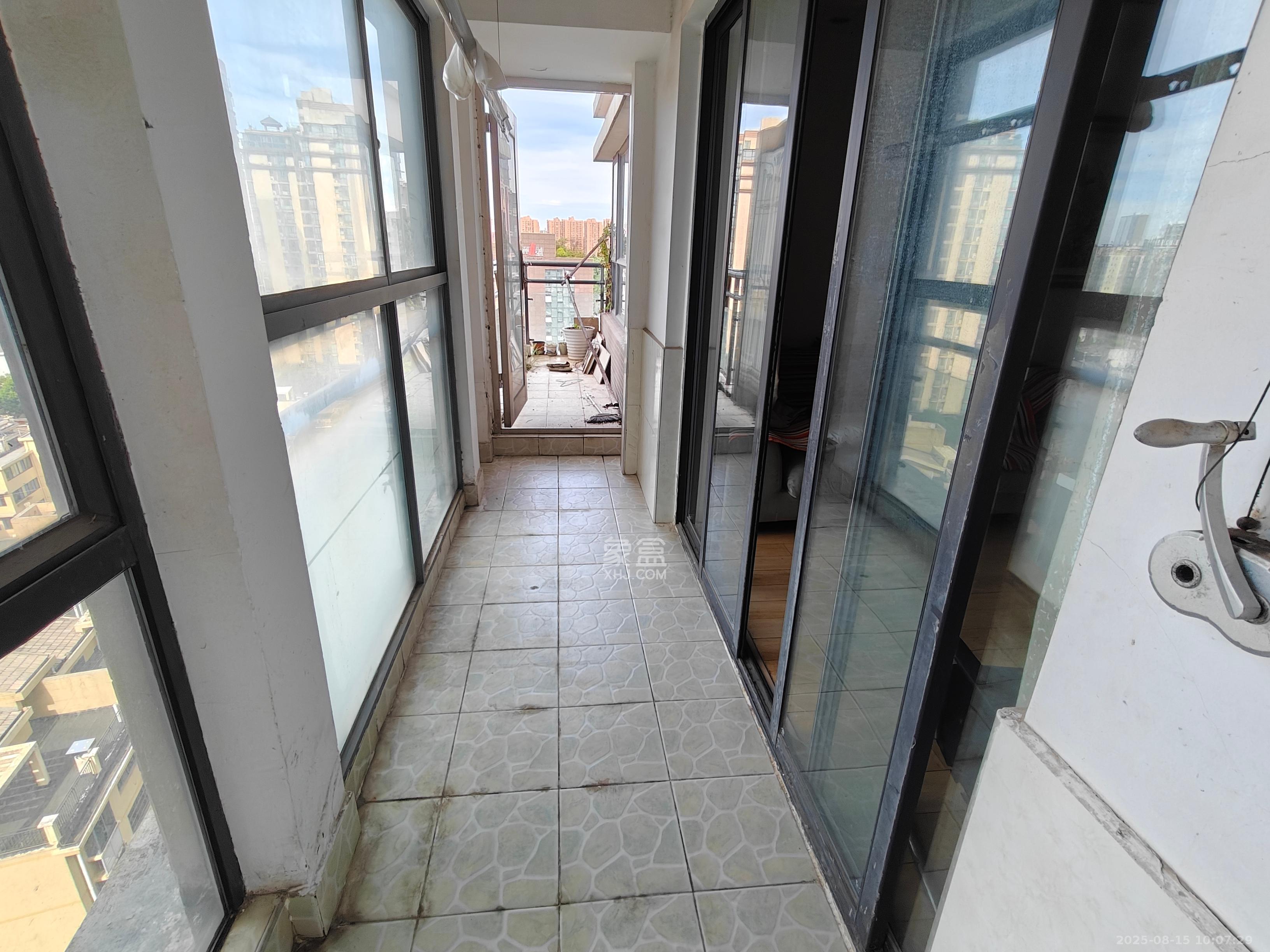 西城龙庭 4室2厅2卫 2600.0元/月 西城龙庭 4室2厅2卫 2600.0元/月室内图