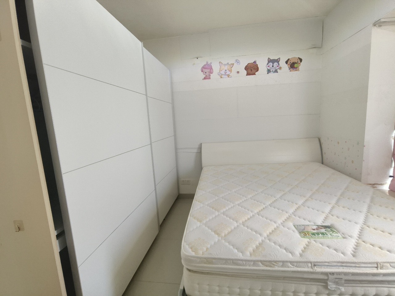 宝源花园  3室2厅1卫   2600.00元/月室内图