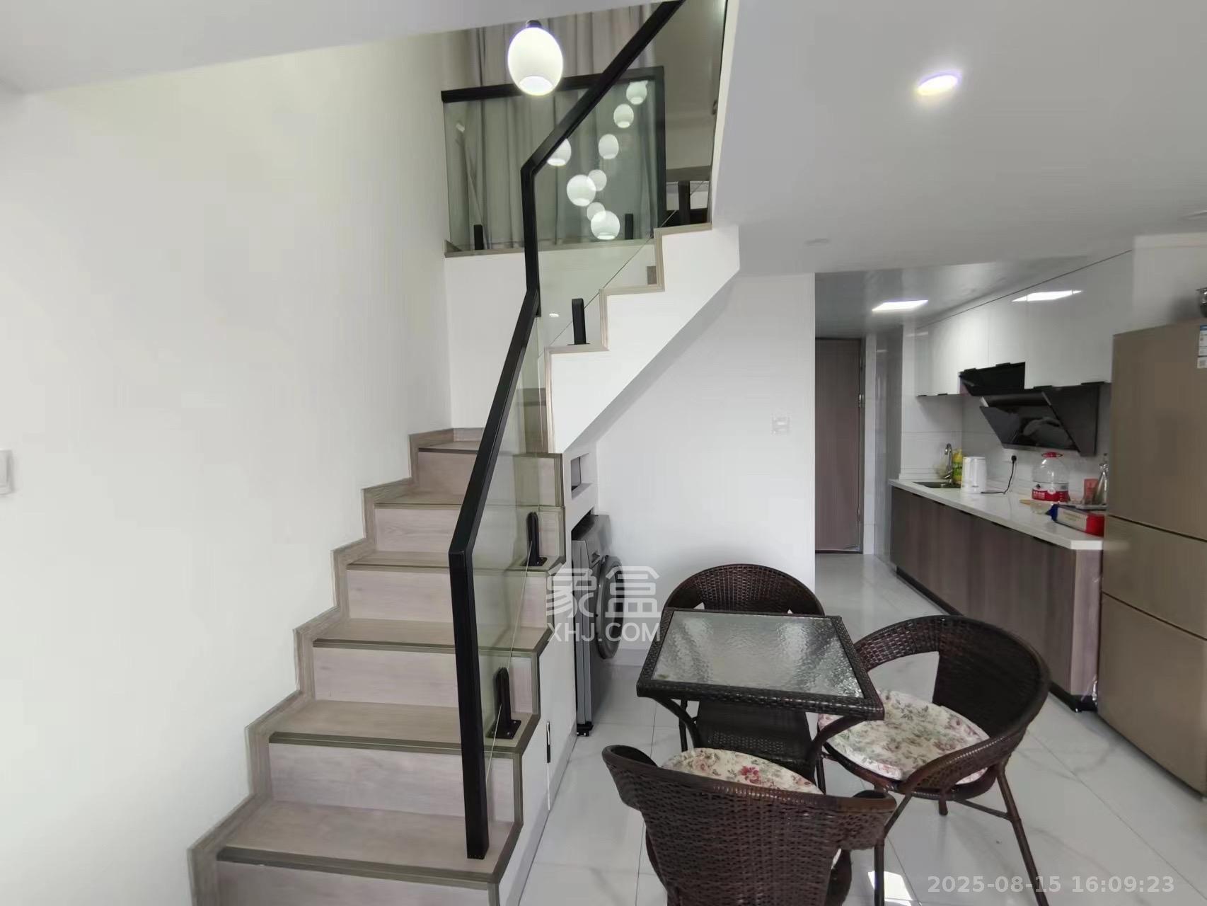 藏珑湖上公馆 2室1厅1卫 2500.0元/月 藏珑湖上公馆 2室1厅1卫 2500.0元/月室内图