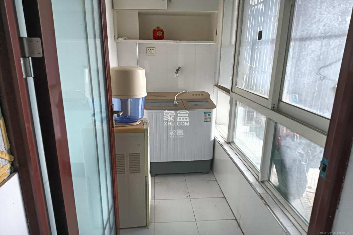 东门壹号家园 2室2厅1卫 2100.0元/月 东门壹号家园 2室2厅1卫 2100.0元/月室内图