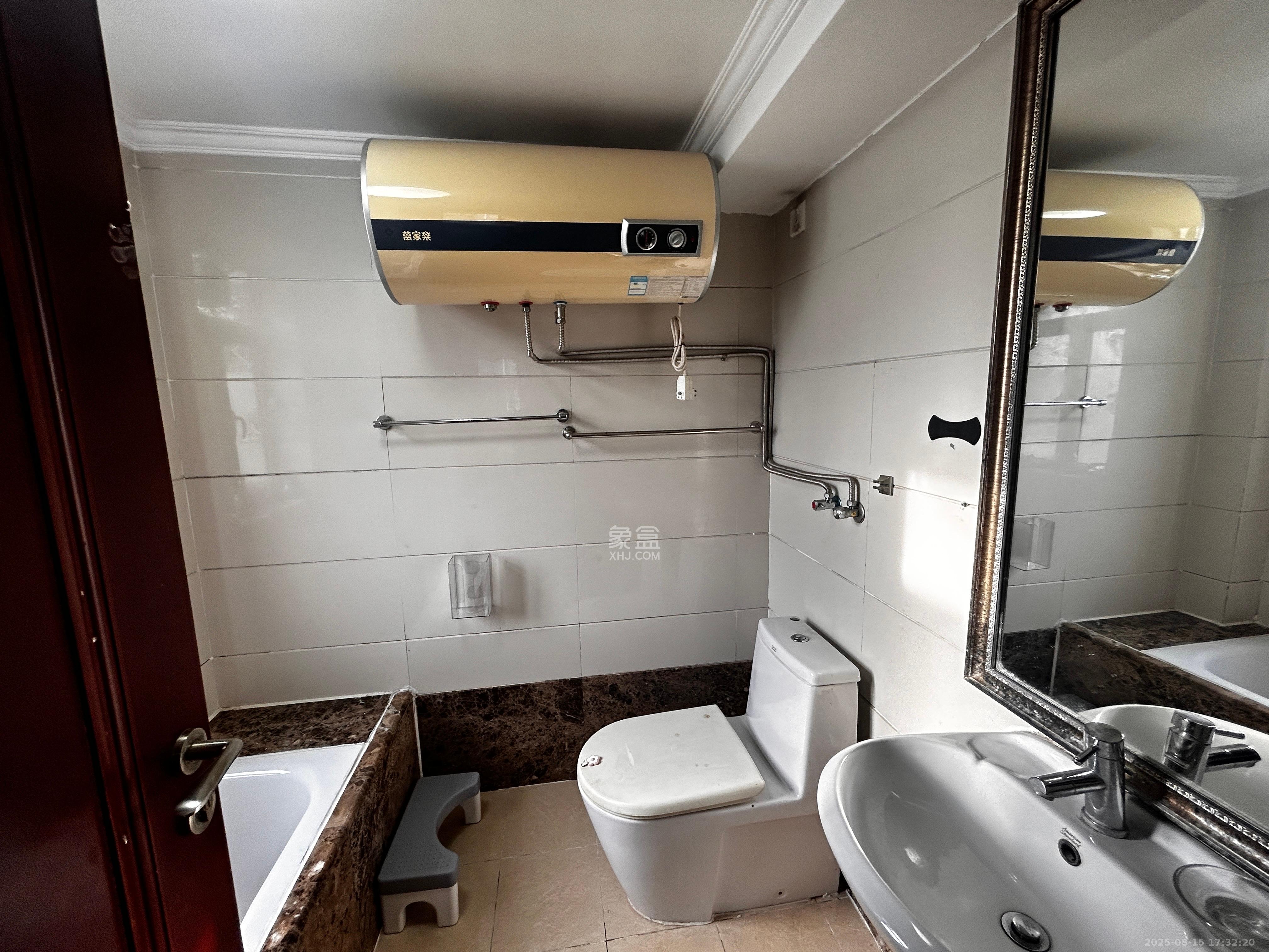 江山帝景雅典  3室2厅2卫    2200.0元/月 江山帝景雅典  3室2厅2卫    2200.0元/月室内图