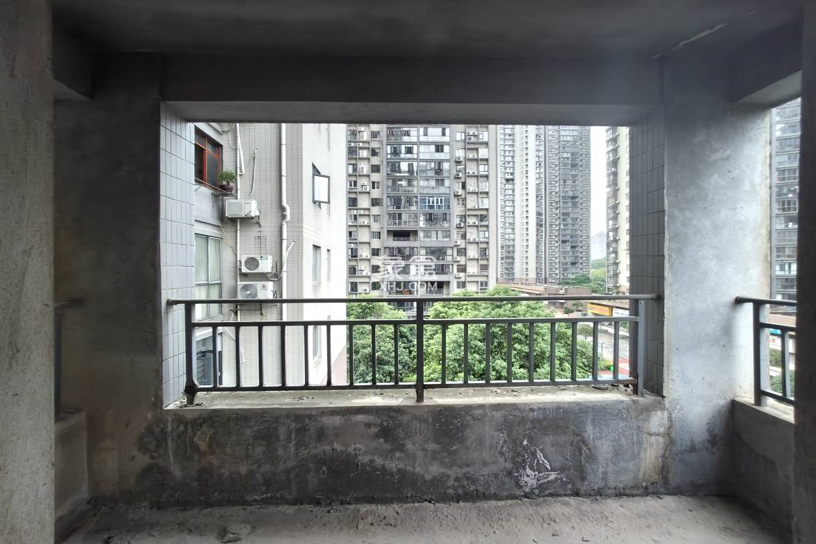 南苑上和一期 4室2厅2卫 78.8万 南苑上和一期 4室2厅2卫 78.8万阳台