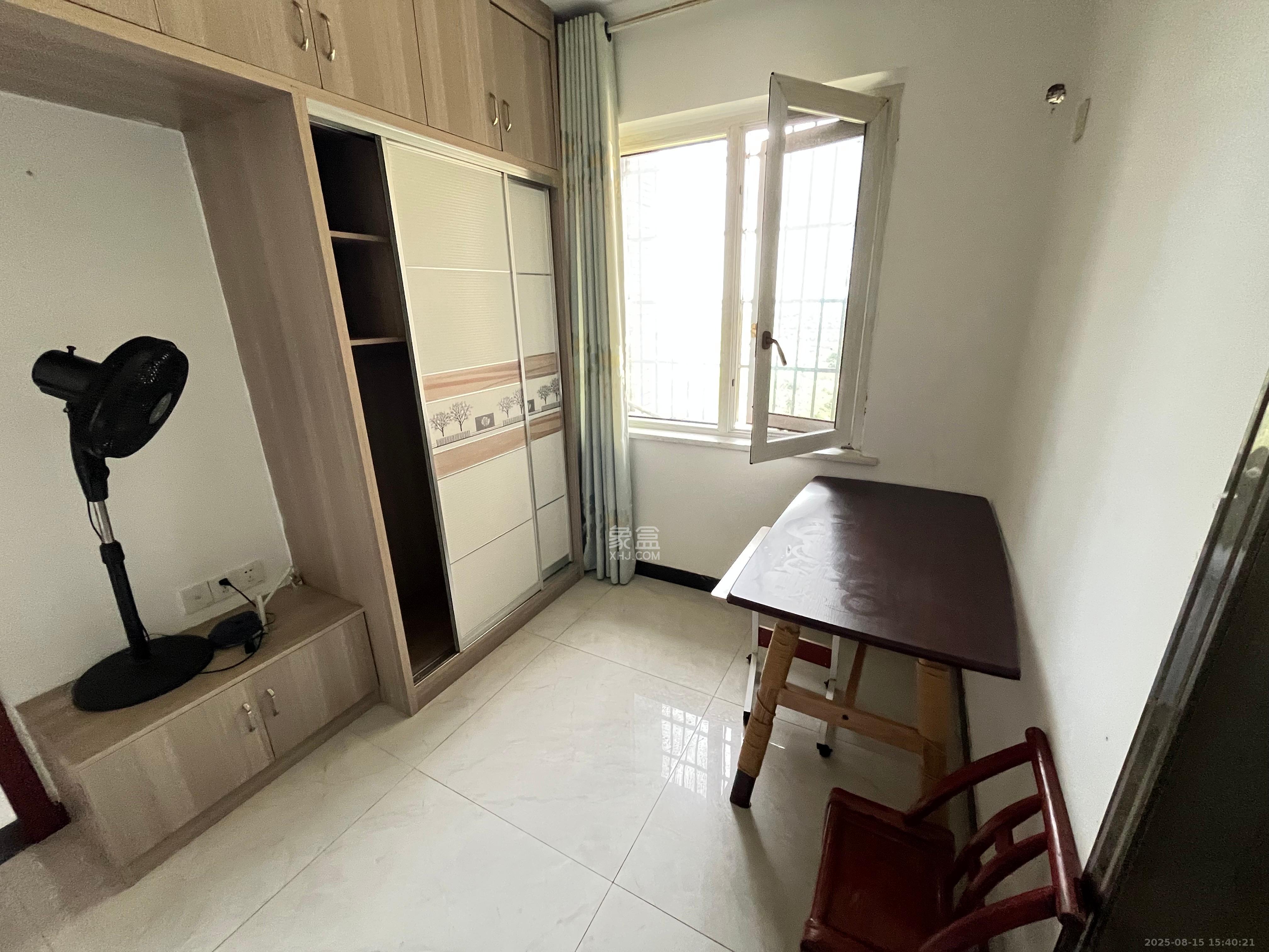 星城新宇川河苑 1室1厅1卫 1200.0元/月 星城新宇川河苑 1室1厅1卫 1200.0元/月室内图