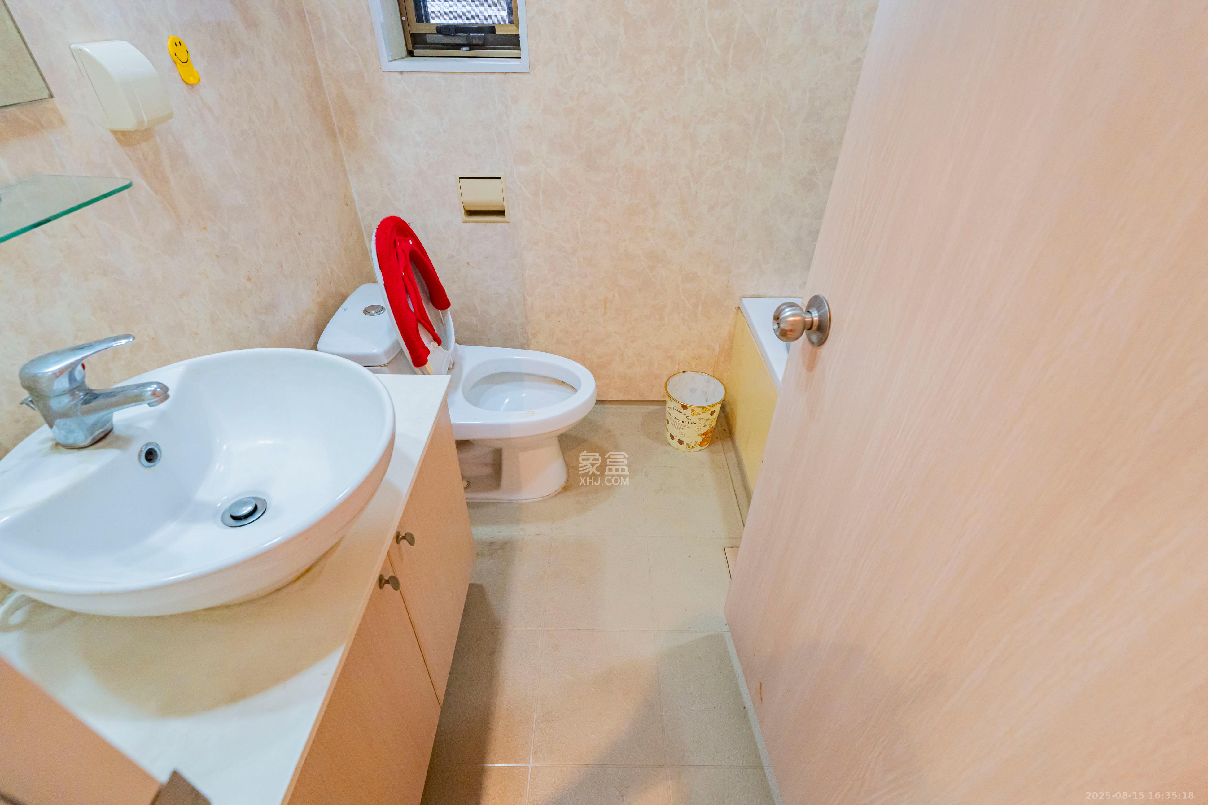 盛世美居荷园 3室2厅1卫 110.0万 盛世美居荷园 3室2厅1卫 110.0万卫生间