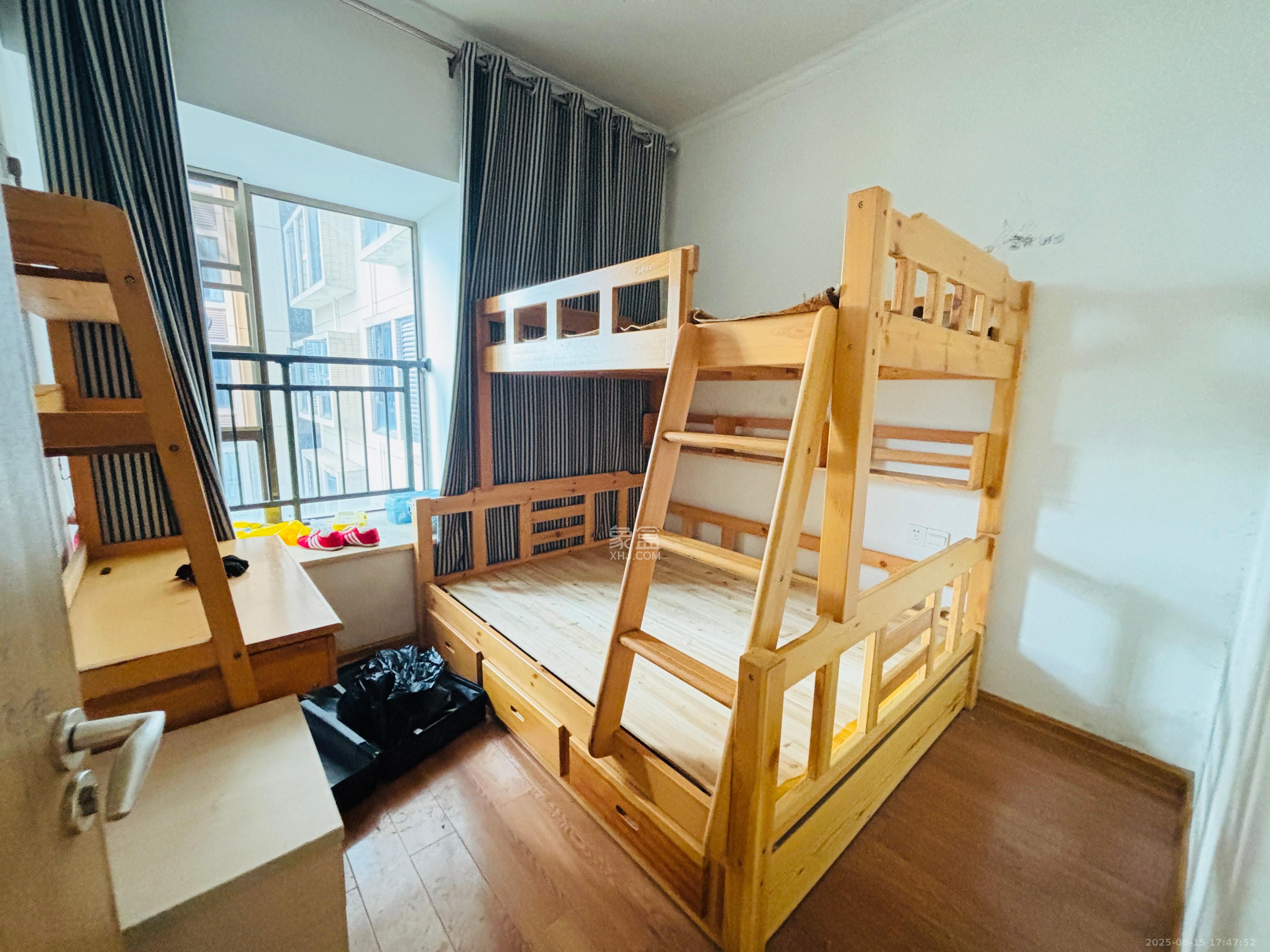 江山帝景哈佛  1室0厅0卫    2000.0元/月 江山帝景哈佛  1室0厅0卫    2000.0元/月室内图