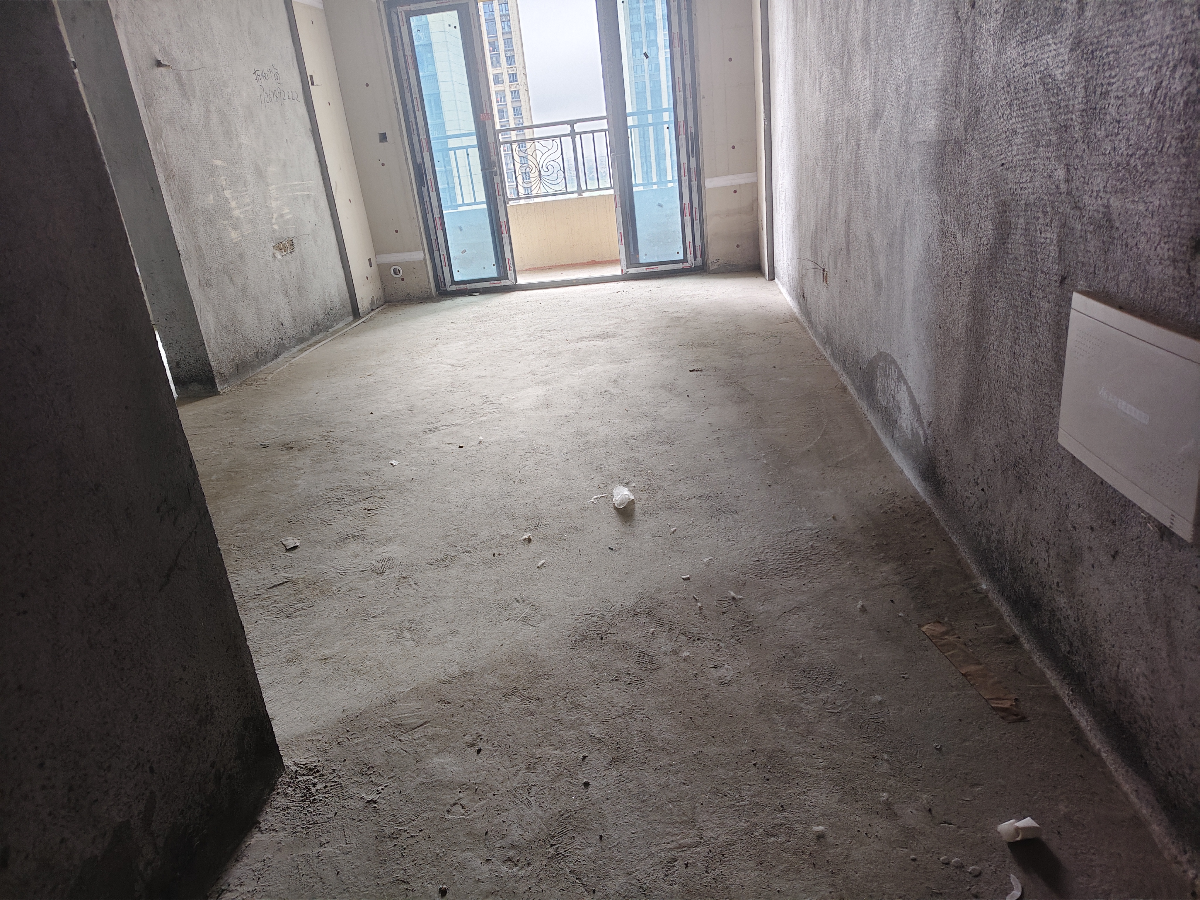 恒大名都 3室2厅1卫 35.8万 恒大名都 3室2厅1卫 35.8万客厅