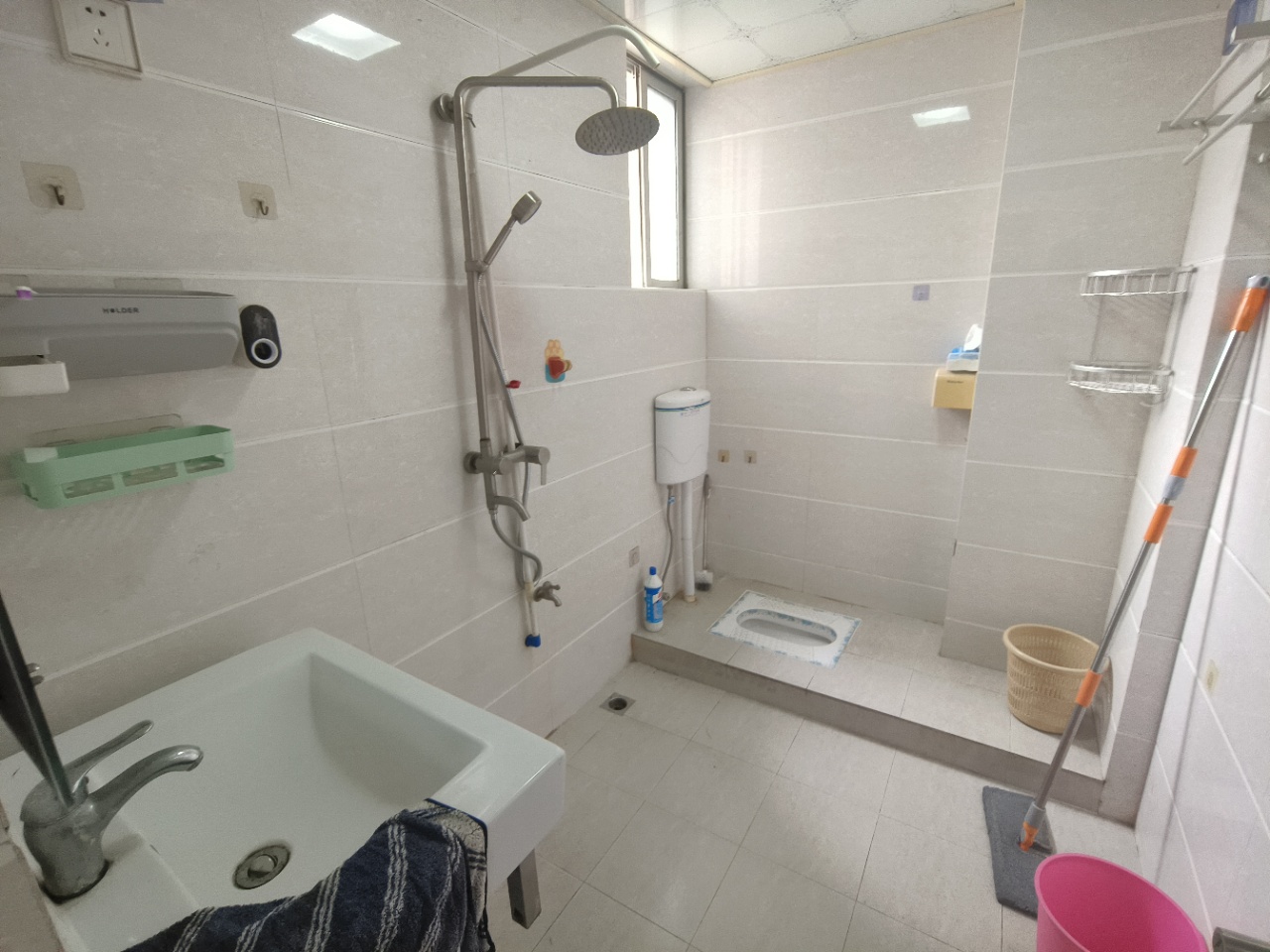 宝源花园 3室2厅1卫 2600.0元/月 宝源花园 3室2厅1卫 2600.0元/月室内图