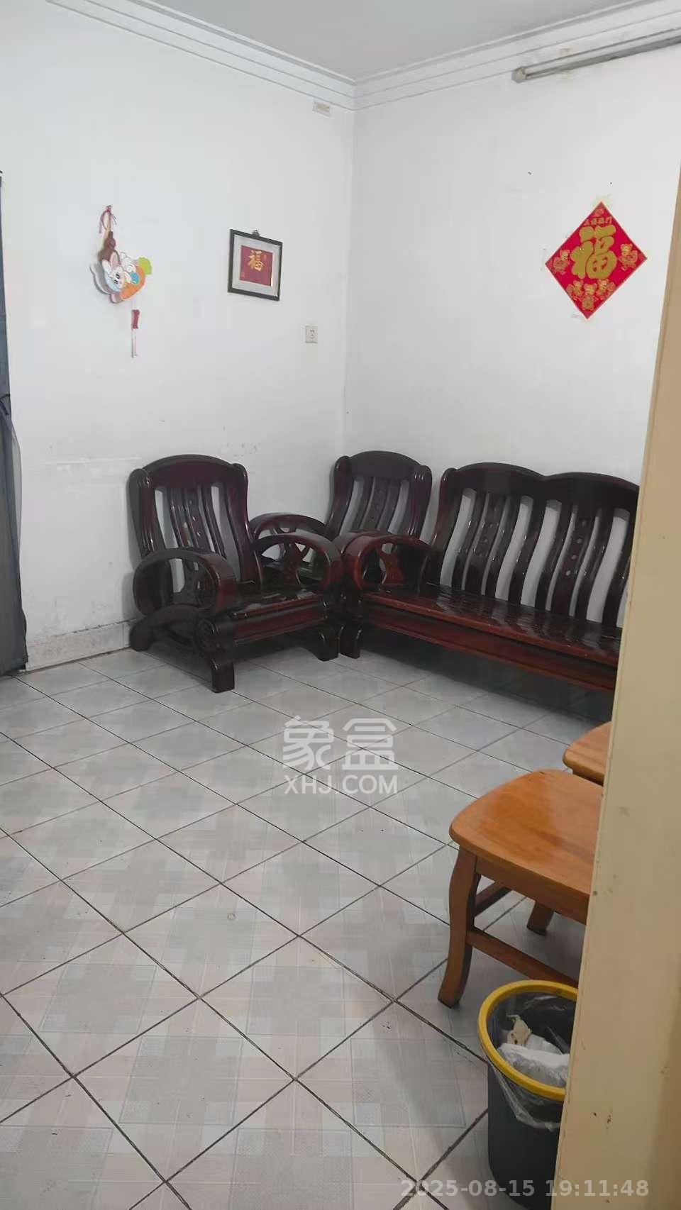 先导银行宿舍  2室1厅1卫    2200.0元/月 先导银行宿舍  2室1厅1卫    2200.0元/月室内图