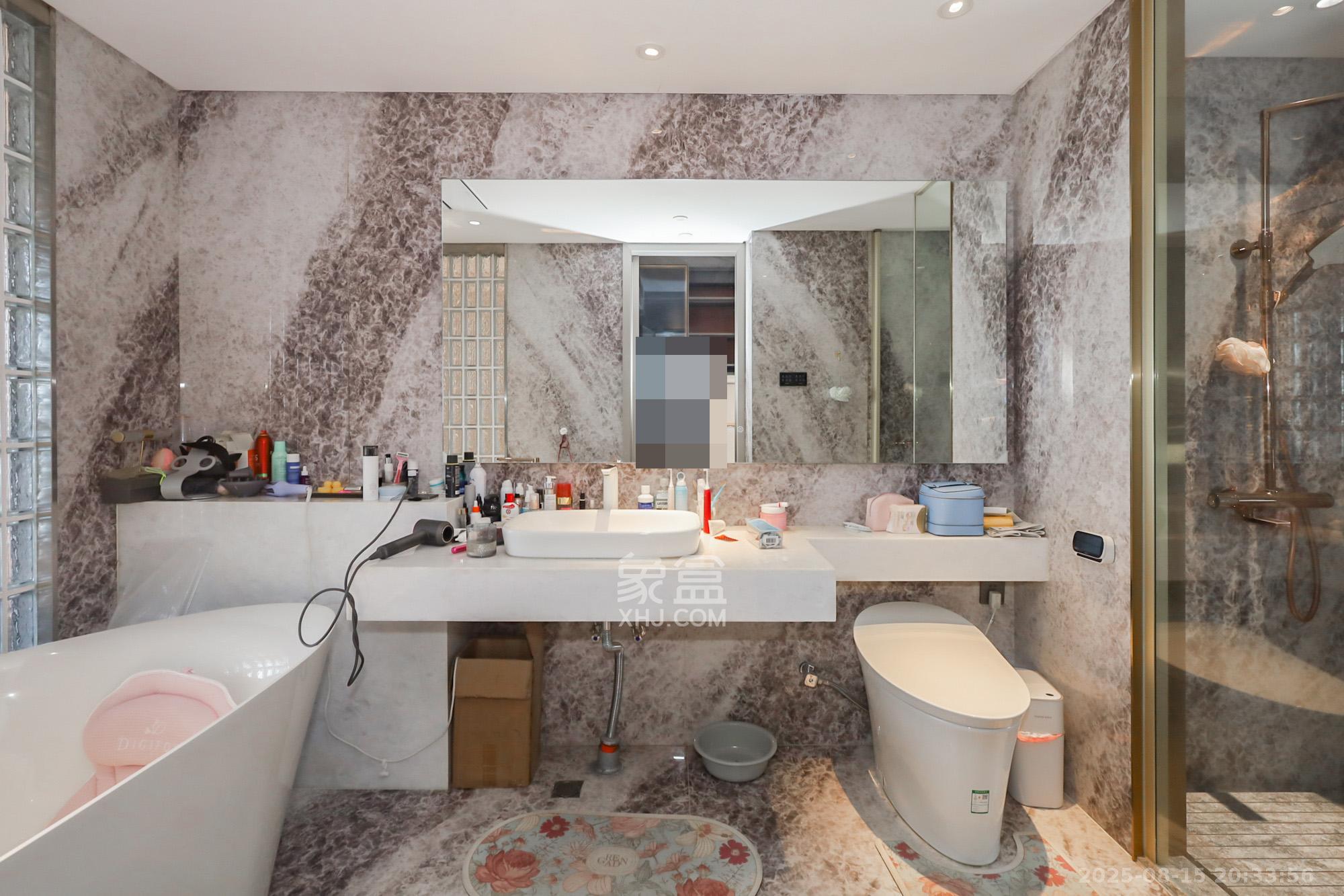 保利天禧C区  4室2厅2卫    548.0万 保利天禧C区  4室2厅2卫    548.0万卫生间