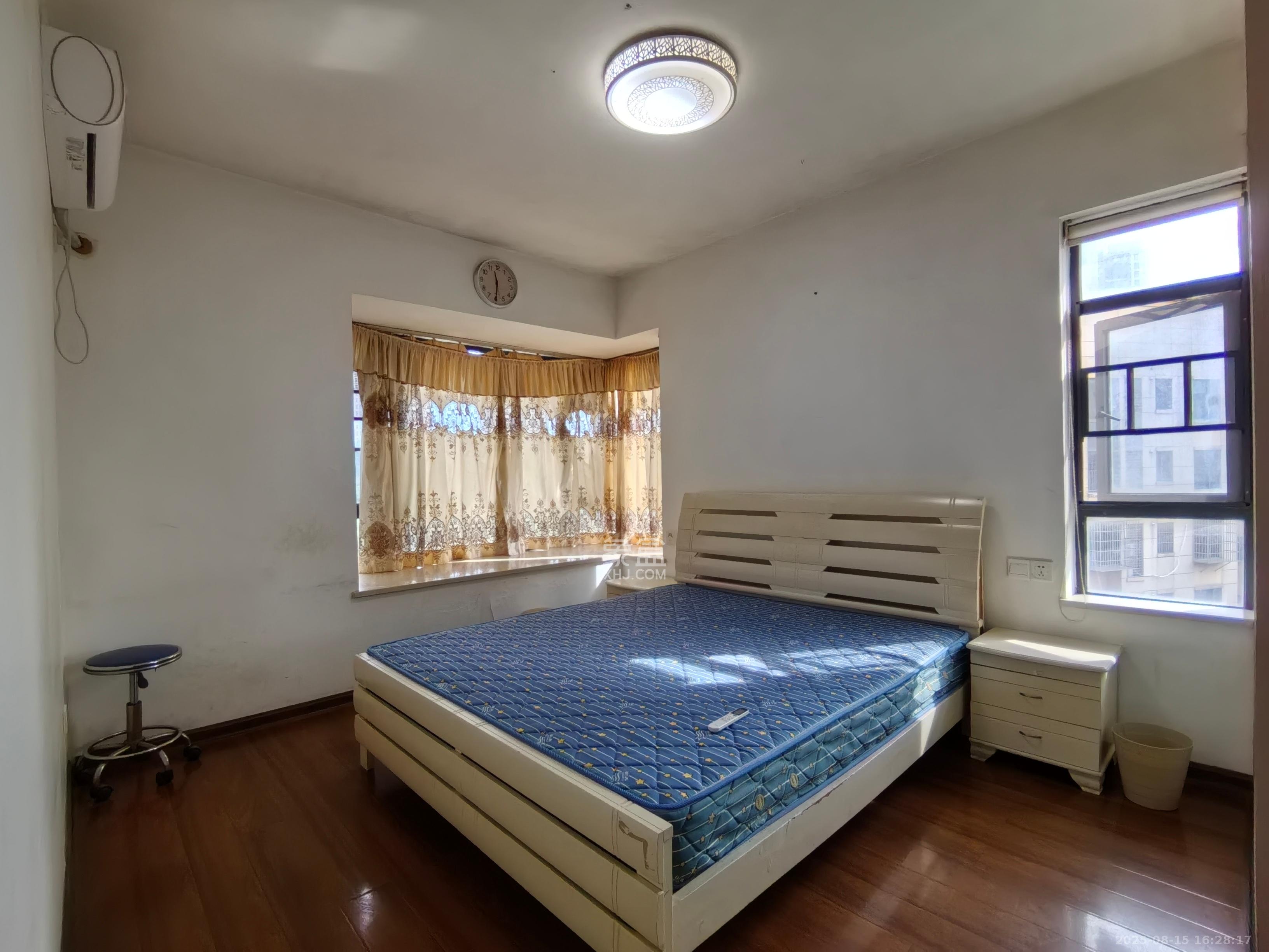 保利麓谷林语A区  3室2厅1卫    2400.0元/月 保利麓谷林语A区  3室2厅1卫    2400.0元/月室内图