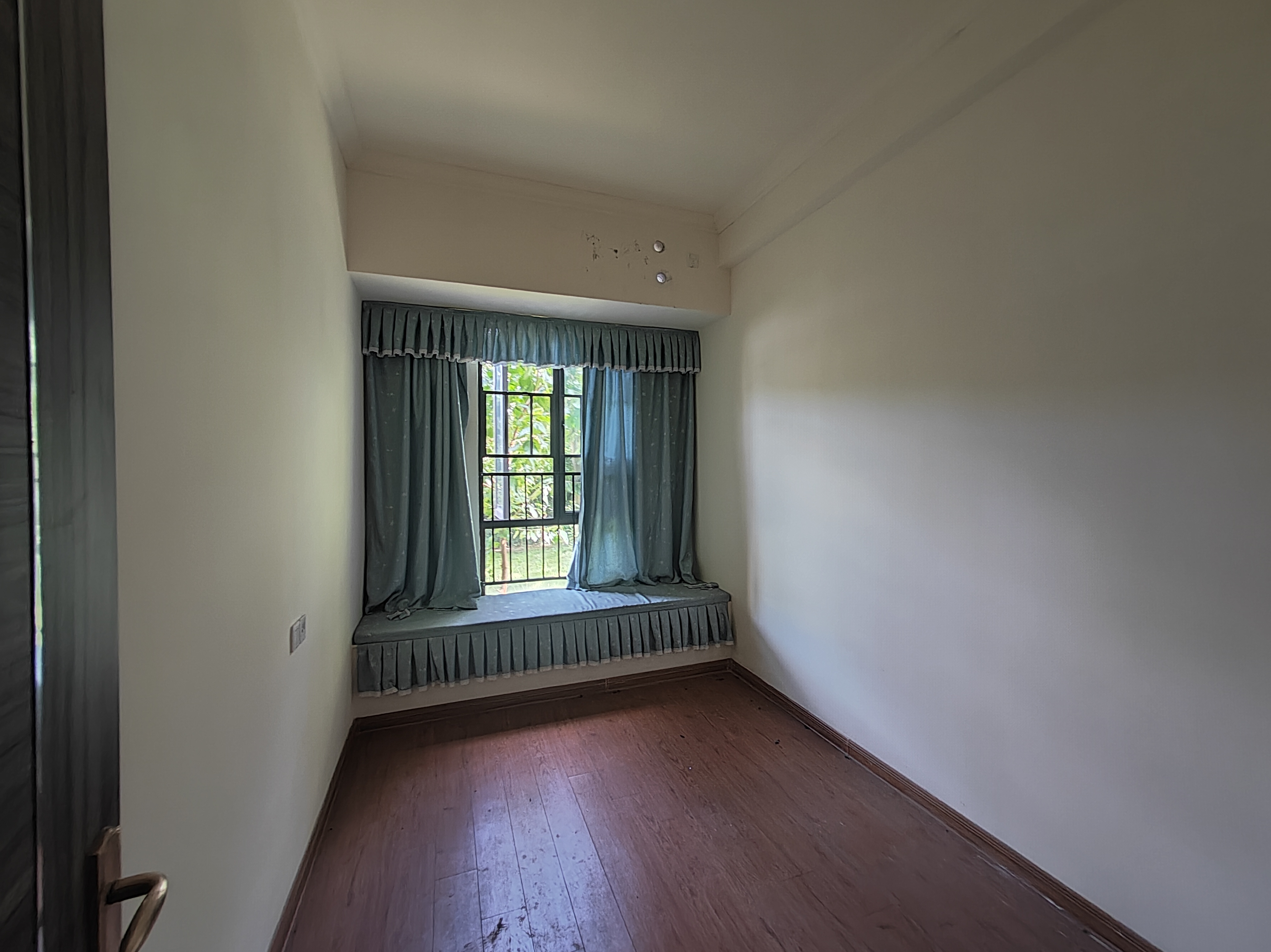 碧桂园豪园  5室2厅3卫    2500.0元/月