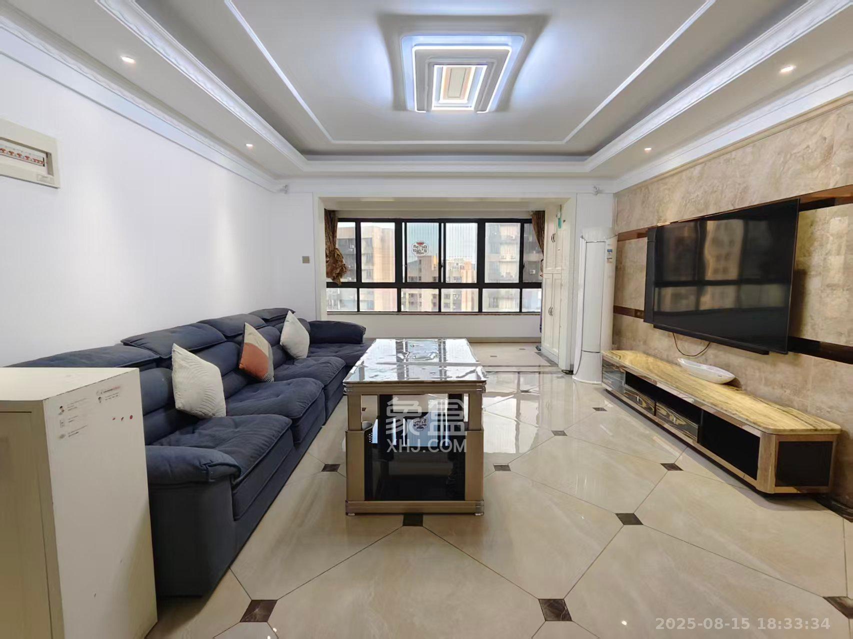 长房时代城 4室2厅2卫 4800.0元/月 长房时代城 4室2厅2卫 4800.0元/月室内图