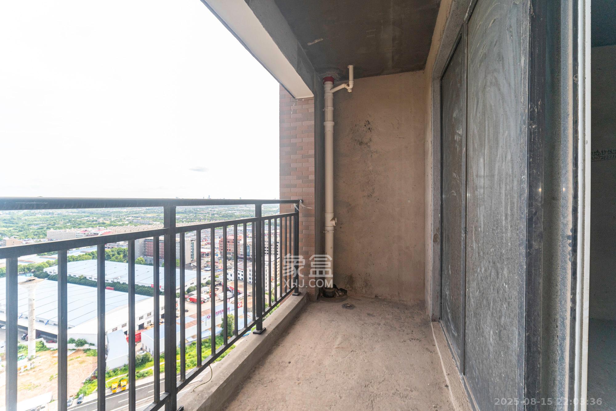 中安善化国际  3室2厅2卫    58.8万 中安善化国际  3室2厅2卫    58.8万阳台