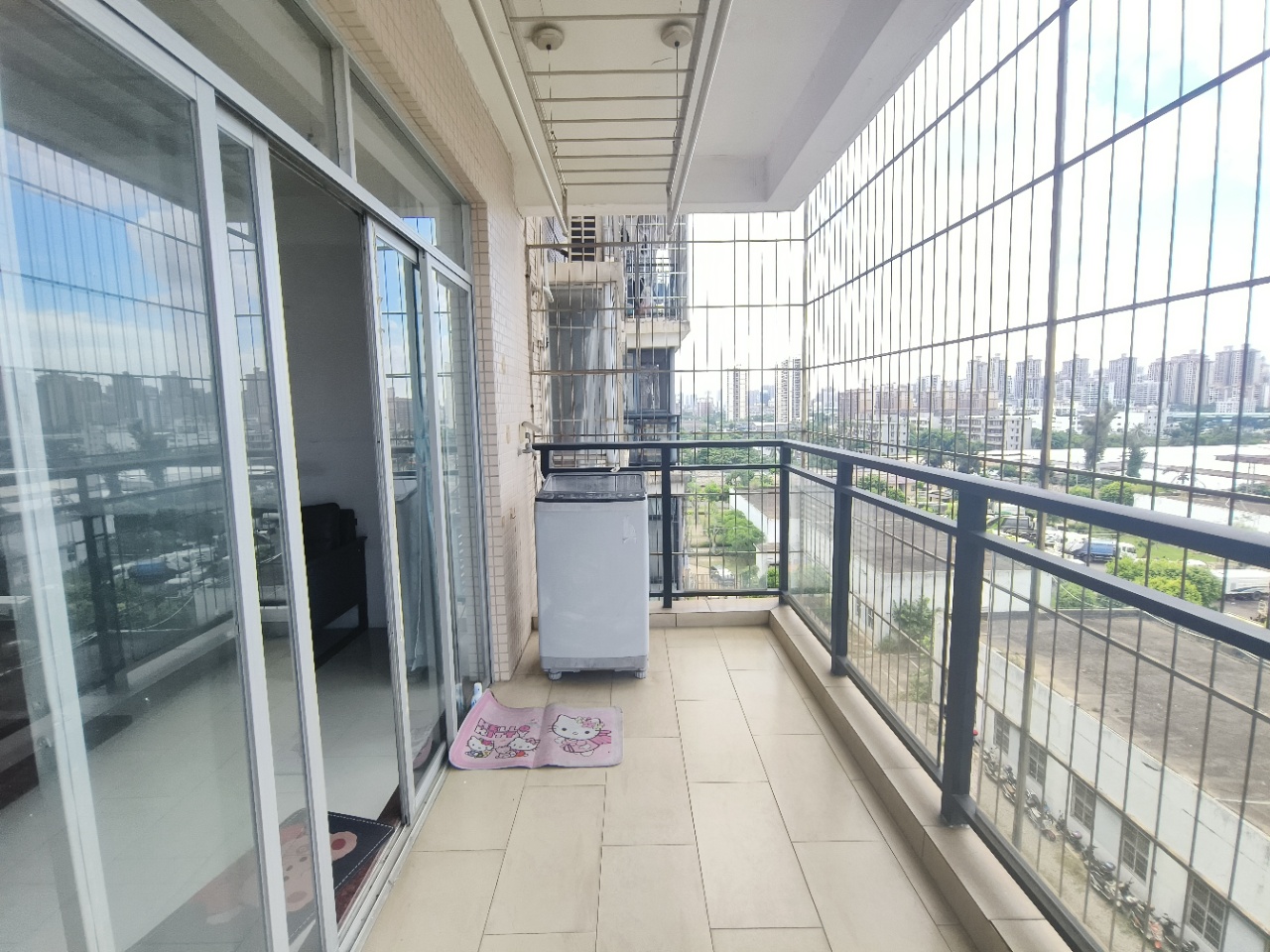 宝源花园 3室2厅1卫 2600.0元/月 宝源花园 3室2厅1卫 2600.0元/月室内图