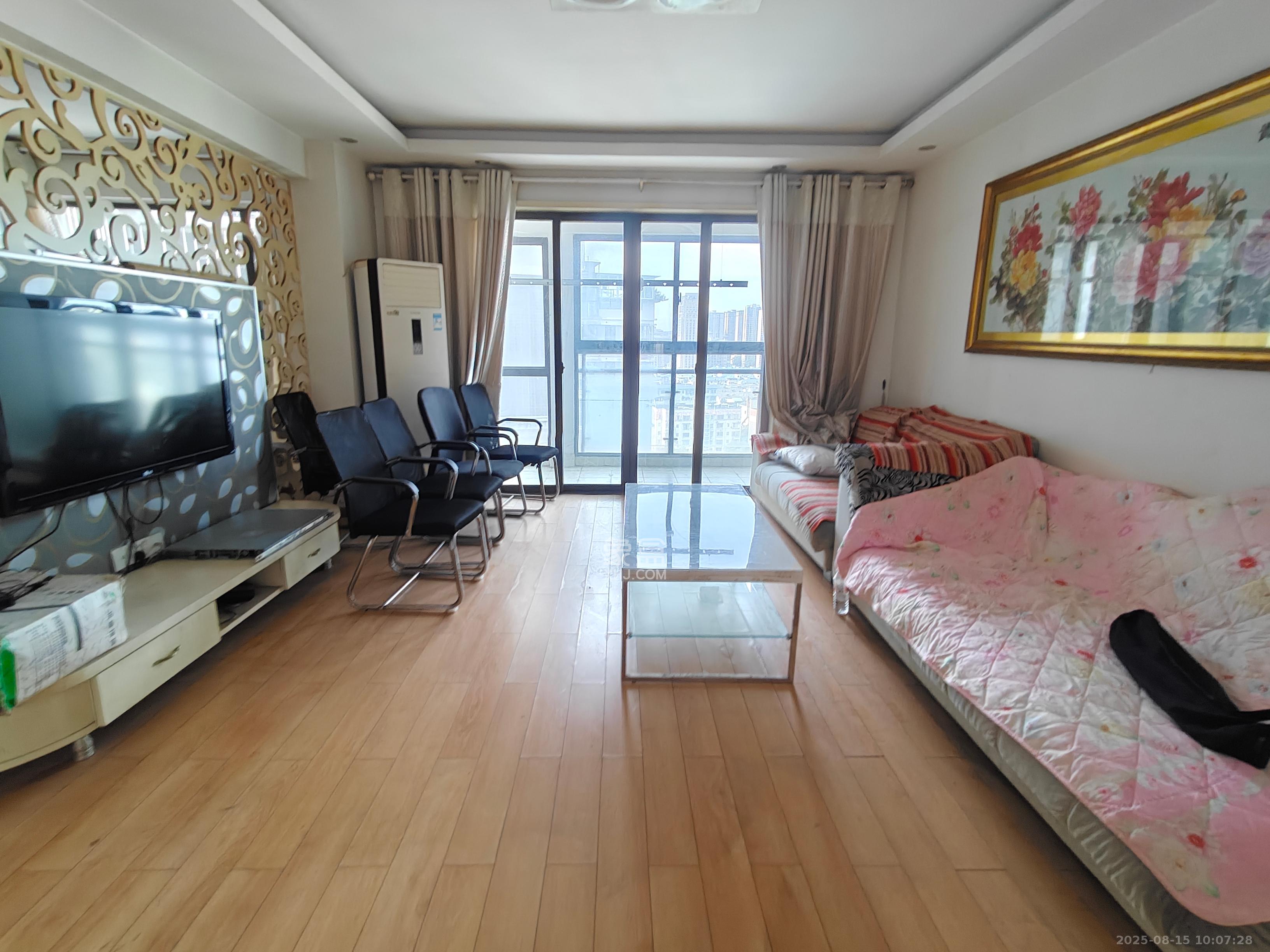 西城龙庭 4室2厅2卫 2600.0元/月 西城龙庭 4室2厅2卫 2600.0元/月室内图