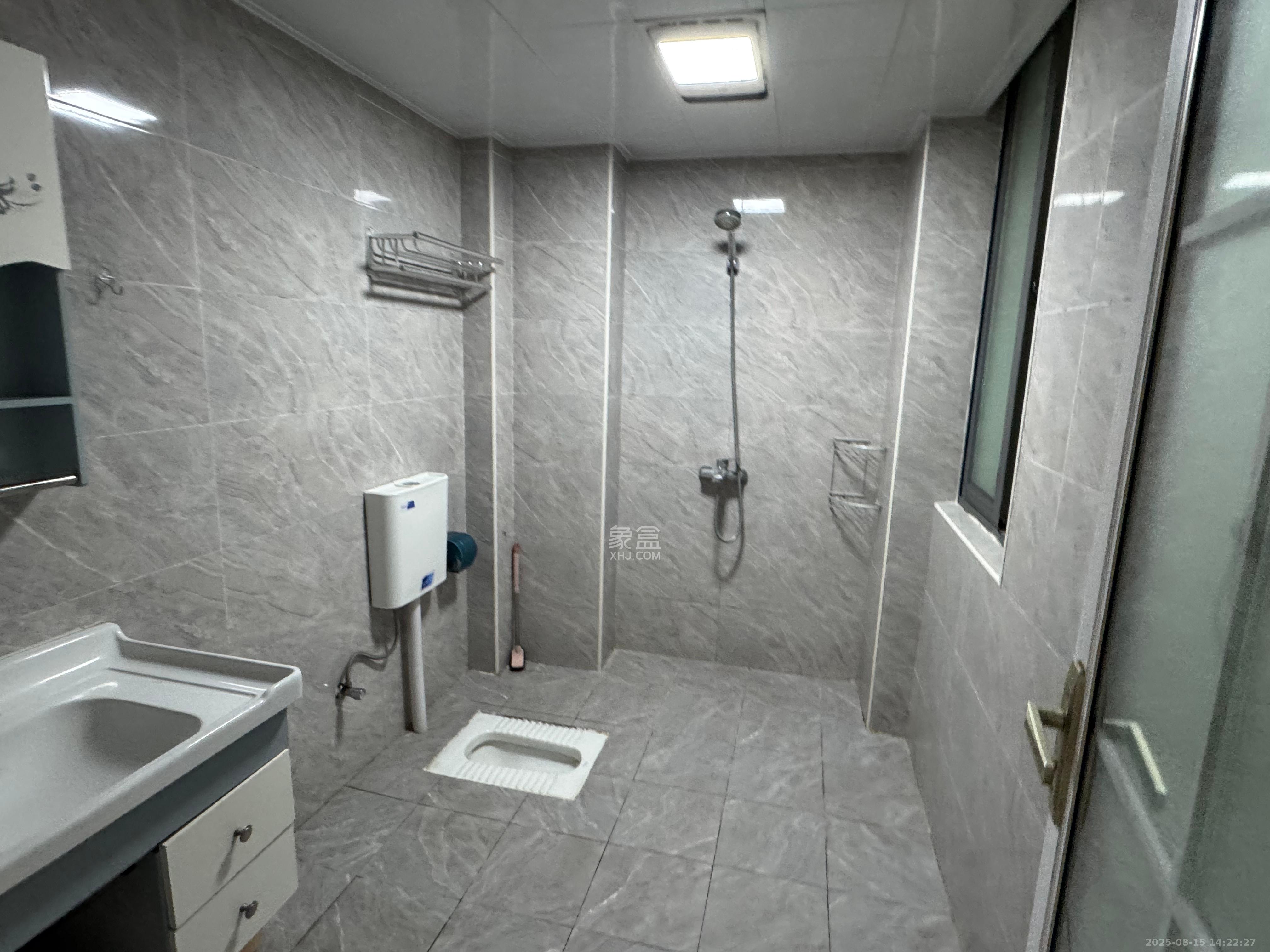 半山壹号  3室2厅2卫    2600.0元/月室内图