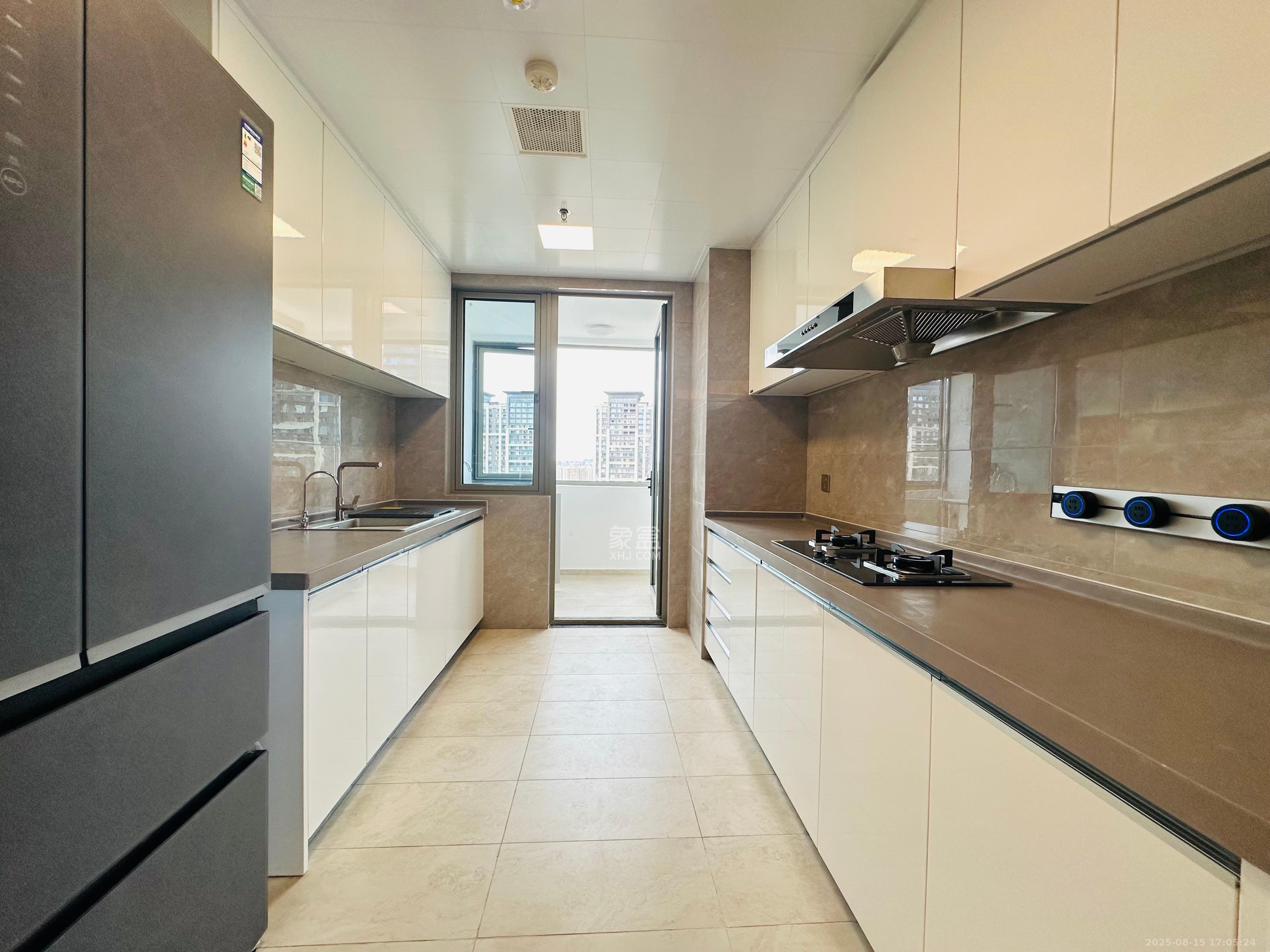 梅溪华府(新城金茂梦想华府) 4室2厅3卫 7000.0元/月 梅溪华府(新城金茂梦想华府) 4室2厅3卫 7000.0元/月室内图