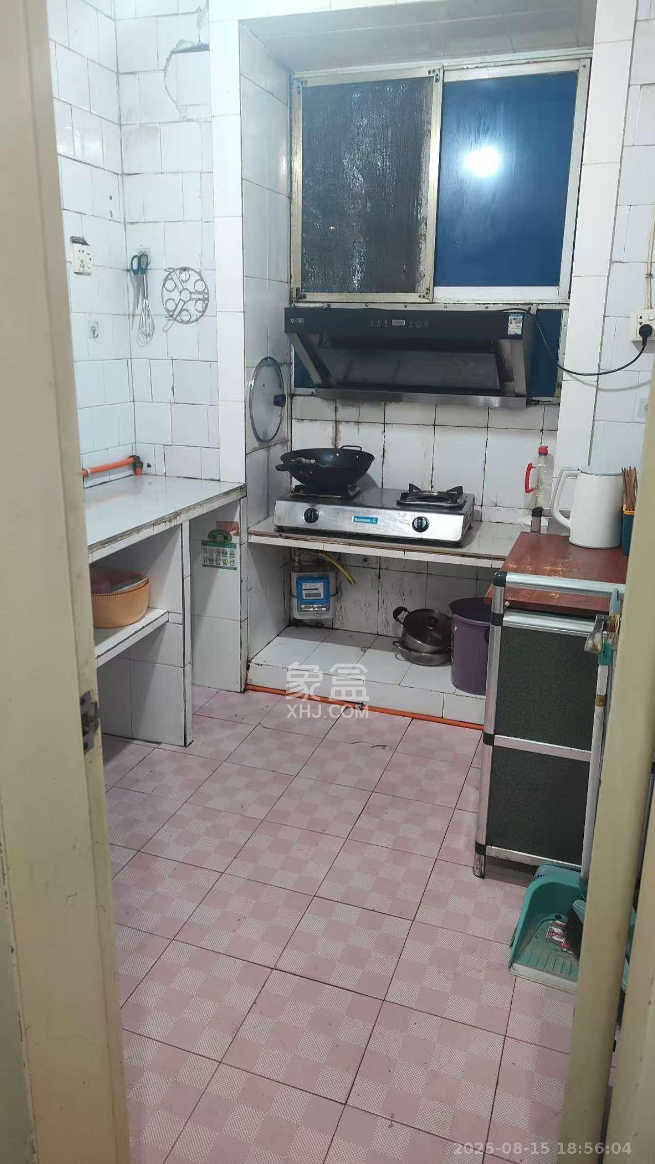 先导银行宿舍  2室1厅1卫    2200.0元/月室内图