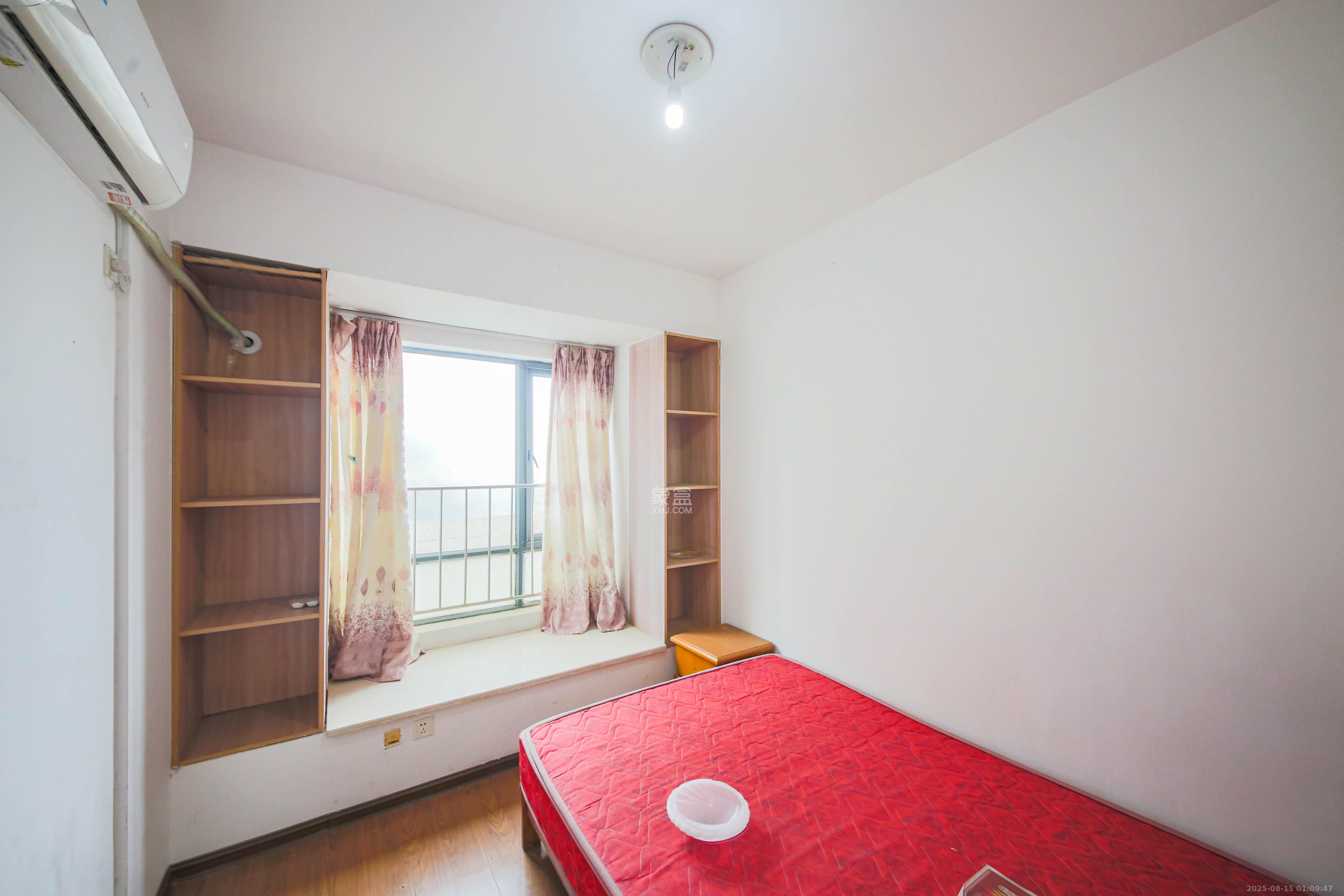 奥林匹克花园 2室2厅1卫 63.0万 奥林匹克花园 2室2厅1卫 63.0万卧室