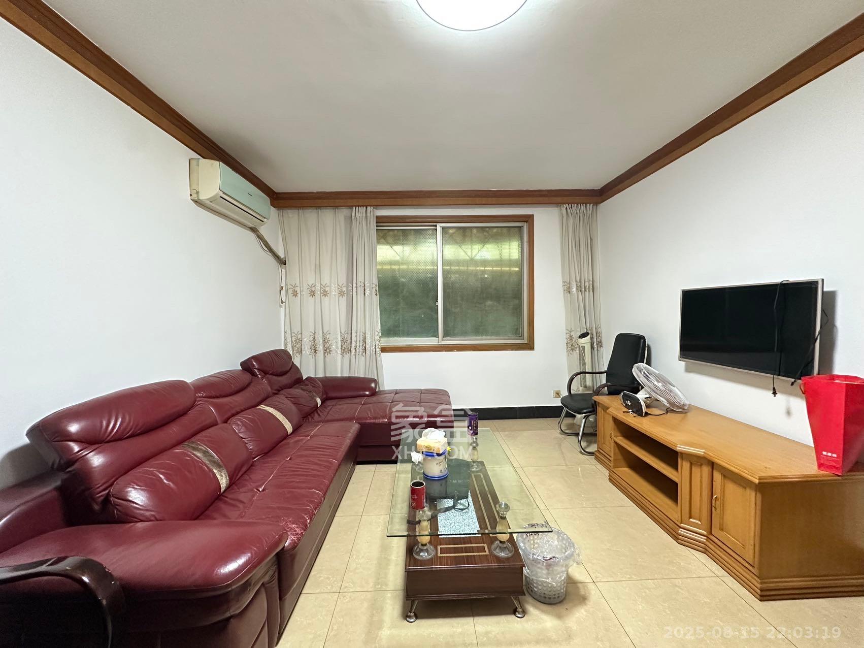 南建公寓  1室0厅0卫   1800.00元/月