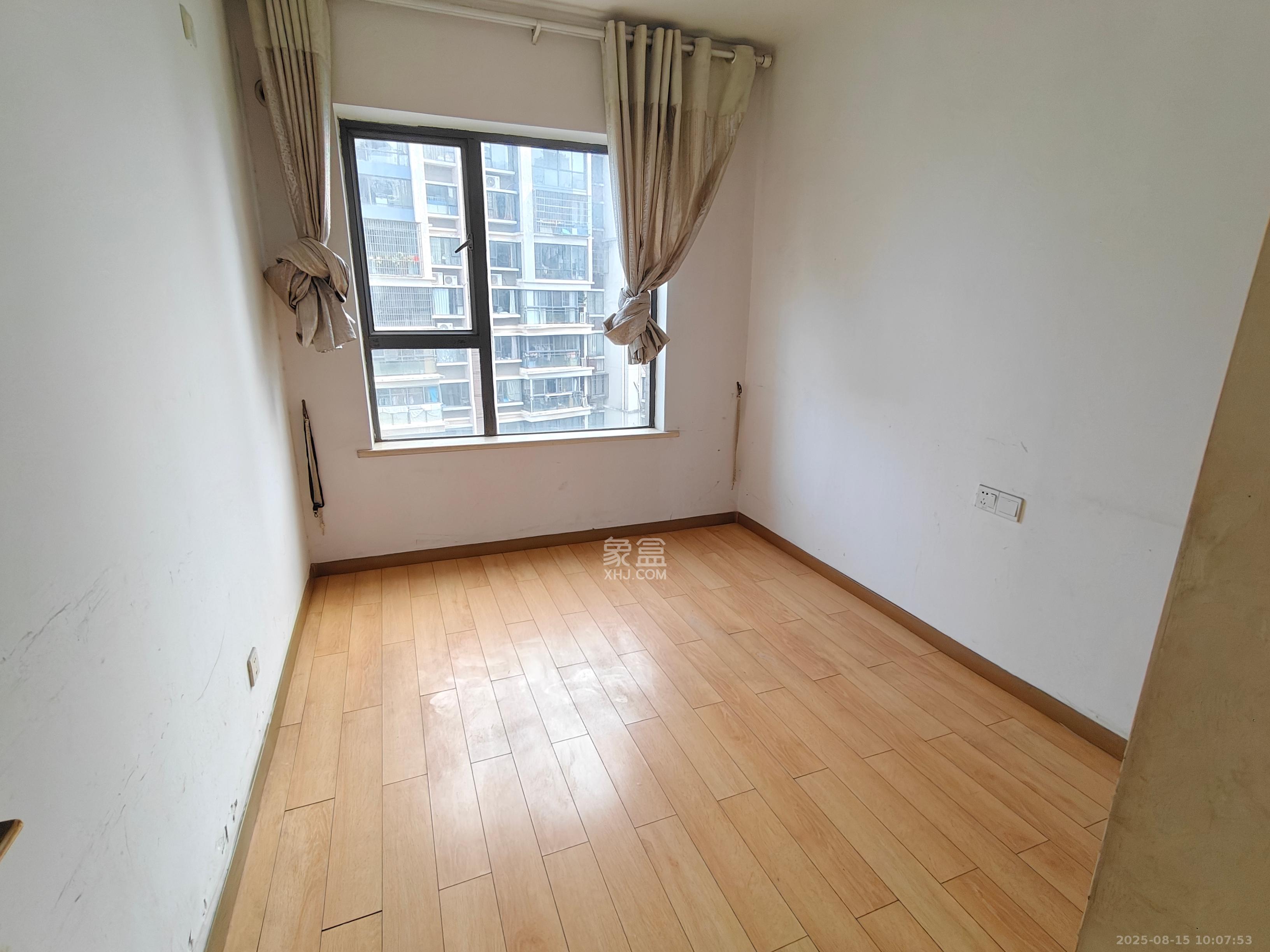 西城龙庭 4室2厅2卫 2600.0元/月 西城龙庭 4室2厅2卫 2600.0元/月室内图