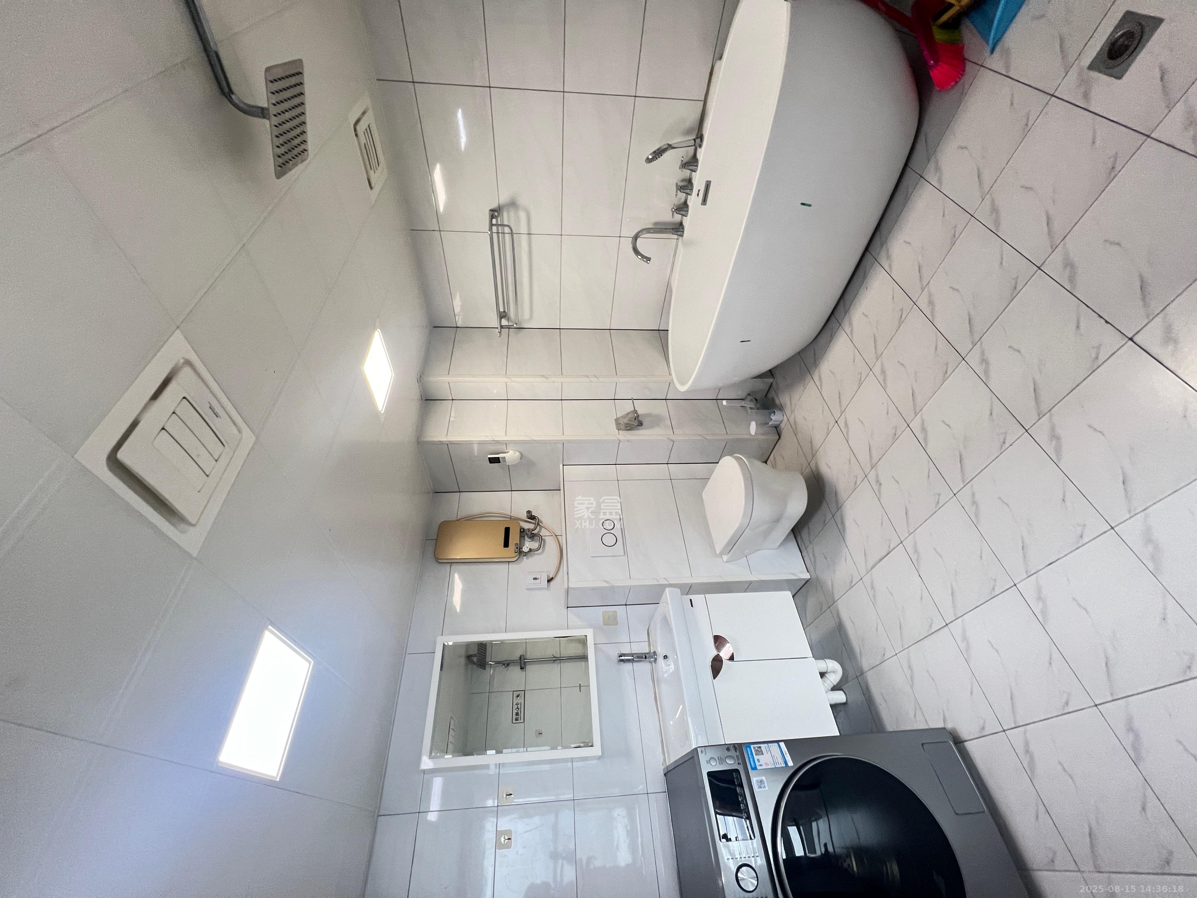 达美溪湖湾  2室1厅1卫    3400.0元/月室内图