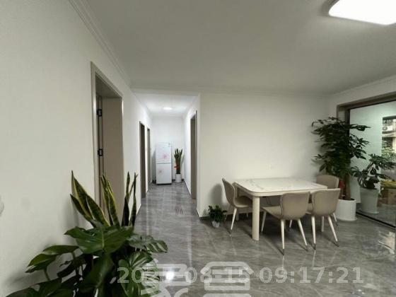 雅礼中学宿舍楼 4室2厅1卫 6000.0元/月 雅礼中学宿舍楼 4室2厅1卫 6000.0元/月室内图