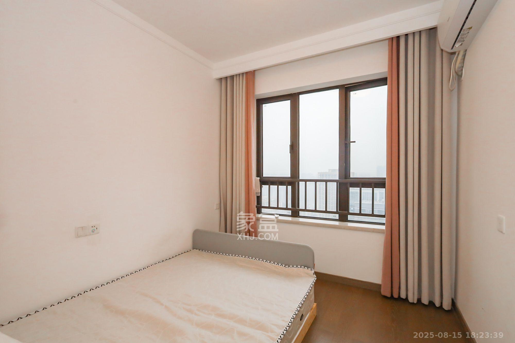 龙湖铂金中心(龙湖春江郦城) 3室2厅1卫 4800.0元/月 龙湖铂金中心(龙湖春江郦城) 3室2厅1卫 4800.0元/月室内图