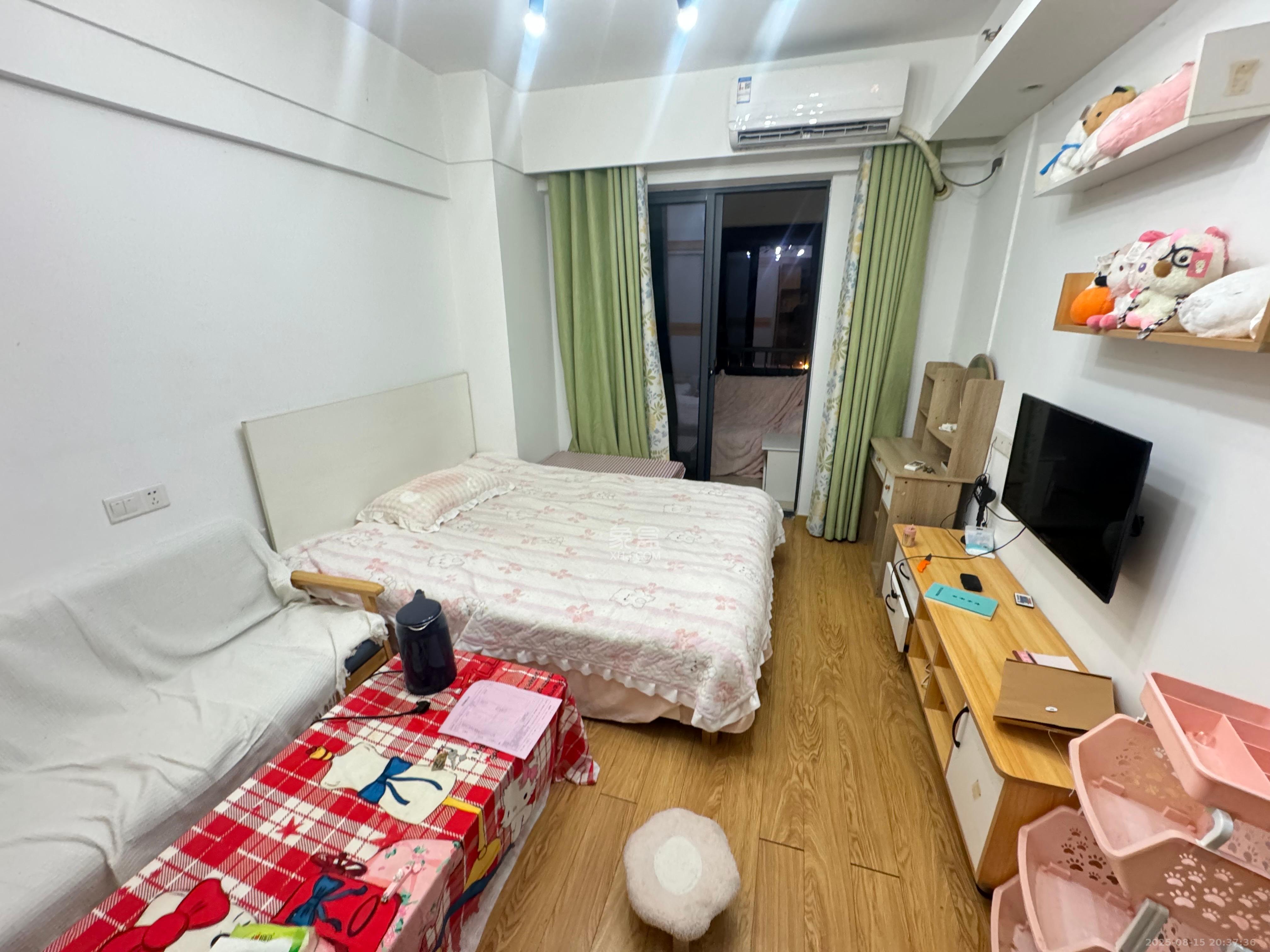 荣泰广场  1室1厅1卫   1550.00元/月