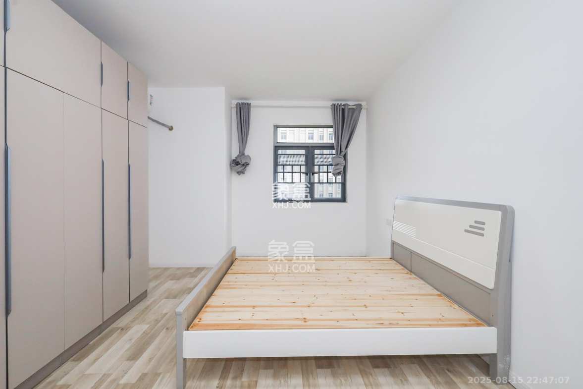 八方小区C区  4室2厅2卫    498.0万 八方小区C区  4室2厅2卫    498.0万卧室