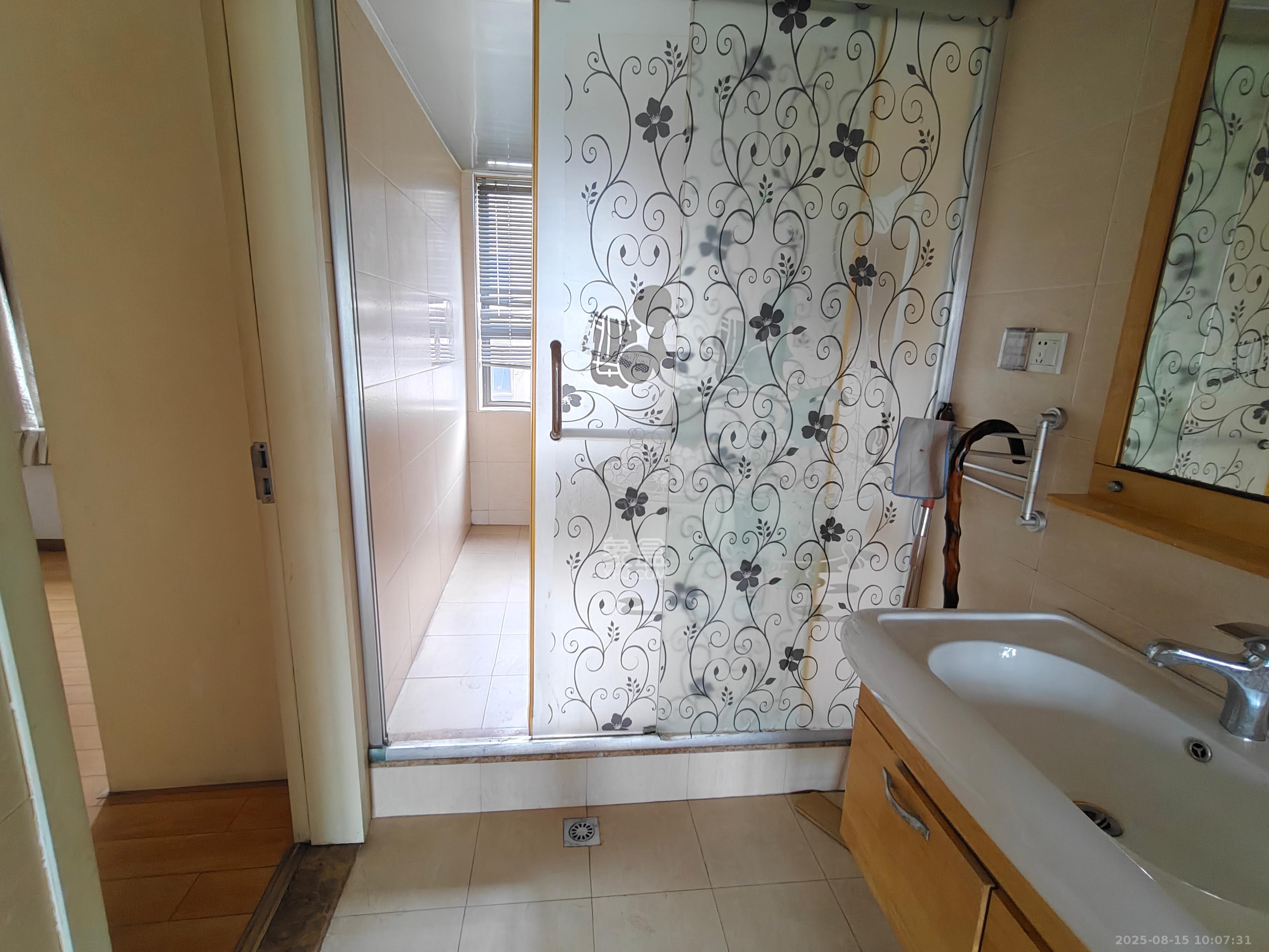 西城龙庭 4室2厅2卫 2600.0元/月 西城龙庭 4室2厅2卫 2600.0元/月室内图