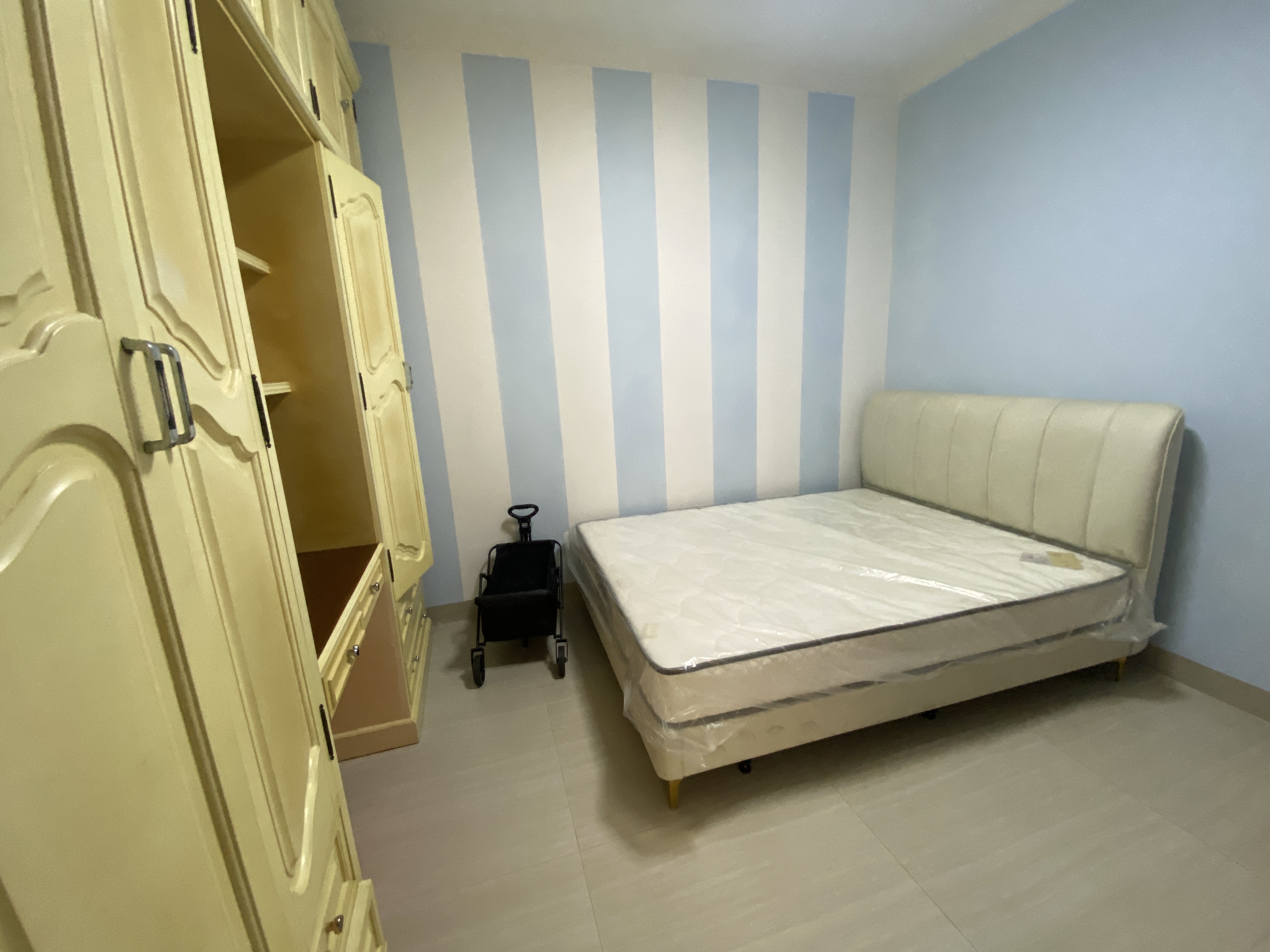 江畔人家 2室1厅1卫 2500.0元/月 江畔人家 2室1厅1卫 2500.0元/月室内图