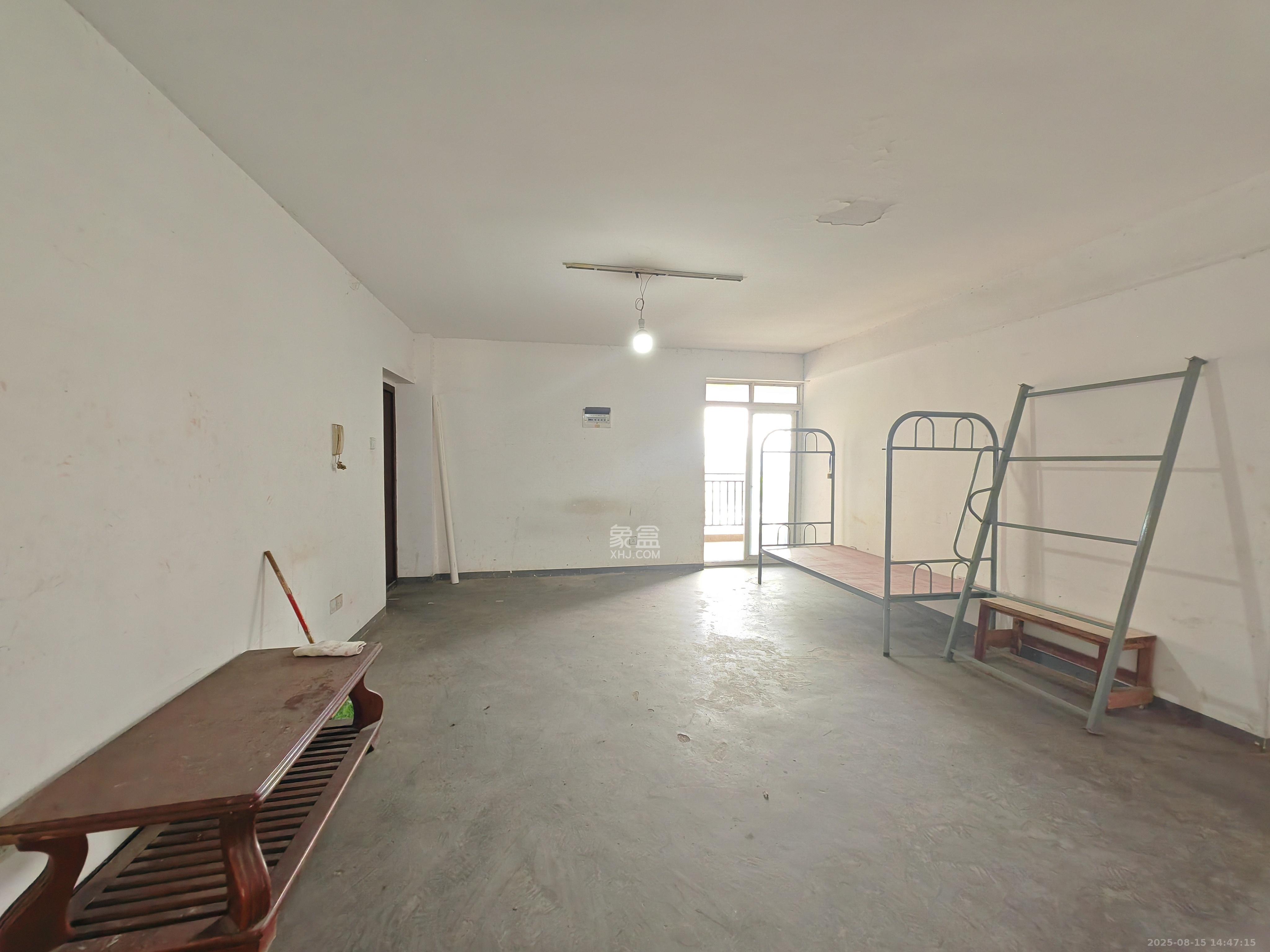 德润园 2室2厅1卫 1500.0元/月 德润园 2室2厅1卫 1500.0元/月室内图