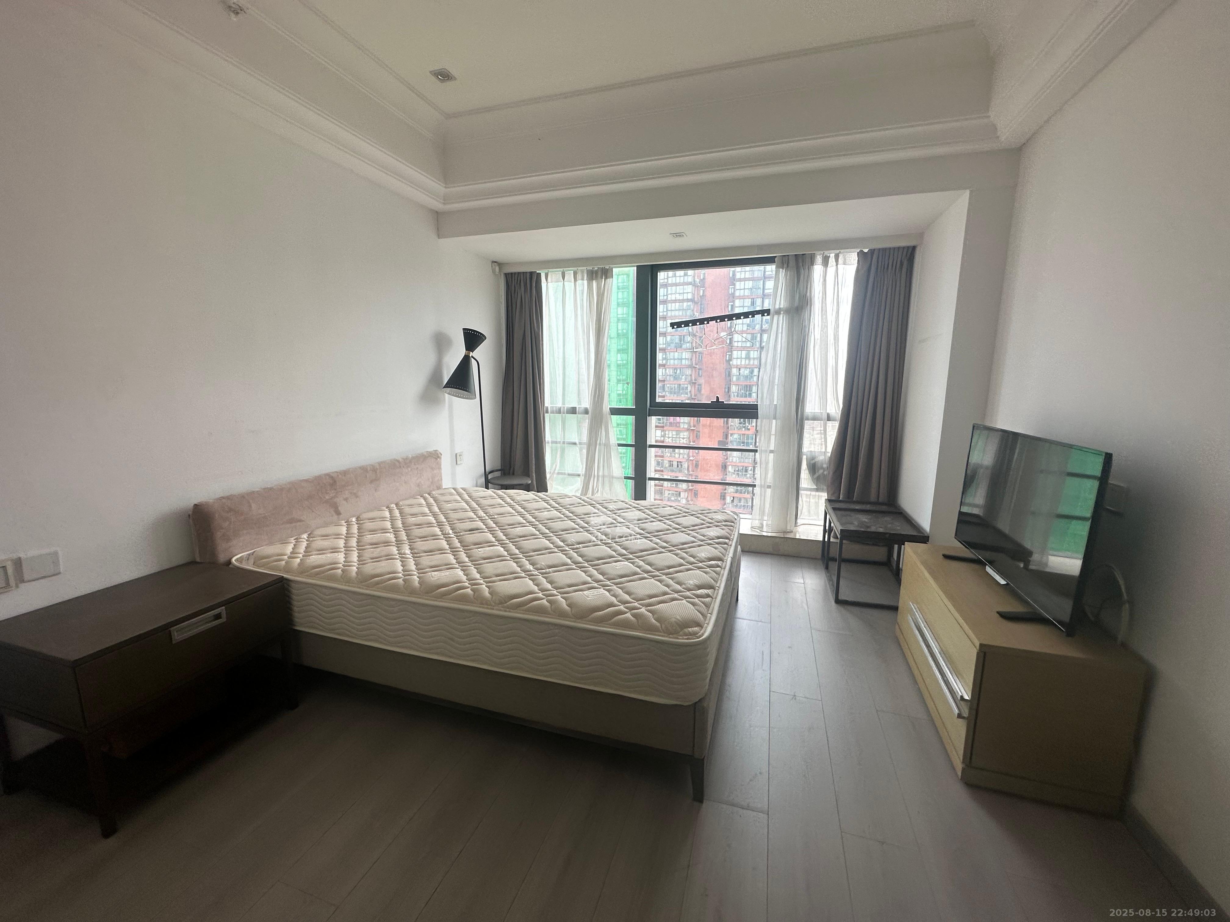 泊富公寓(泊富国际广场)  1室1厅1卫    2500.0元/月 泊富公寓(泊富国际广场)  1室1厅1卫    2500.0元/月室内图