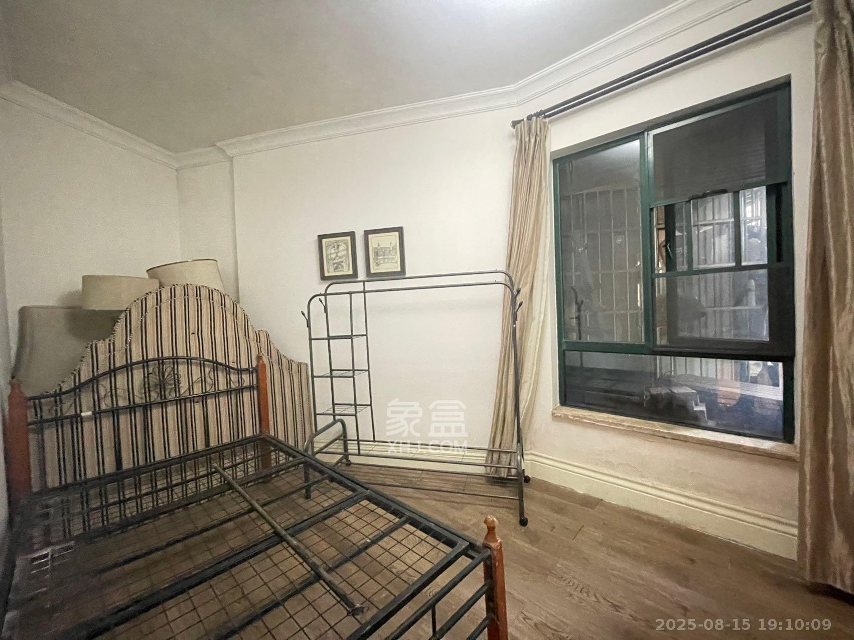 维一星城原山苑  4室2厅1卫    2300.0元/月室内图